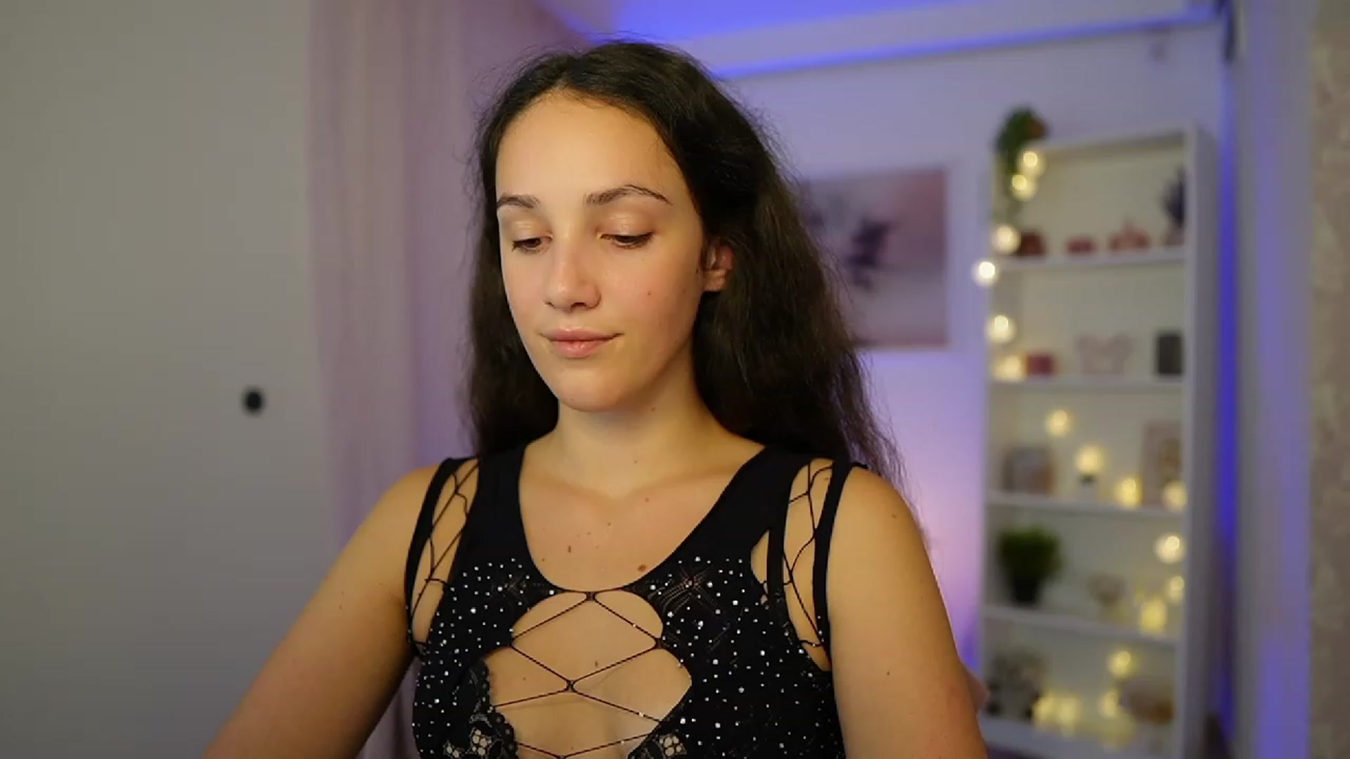 Gallery image thumbnail from Sophie_Rain18's myfreecams stream on, 10/09/2023, 17:26 image 2 of 20