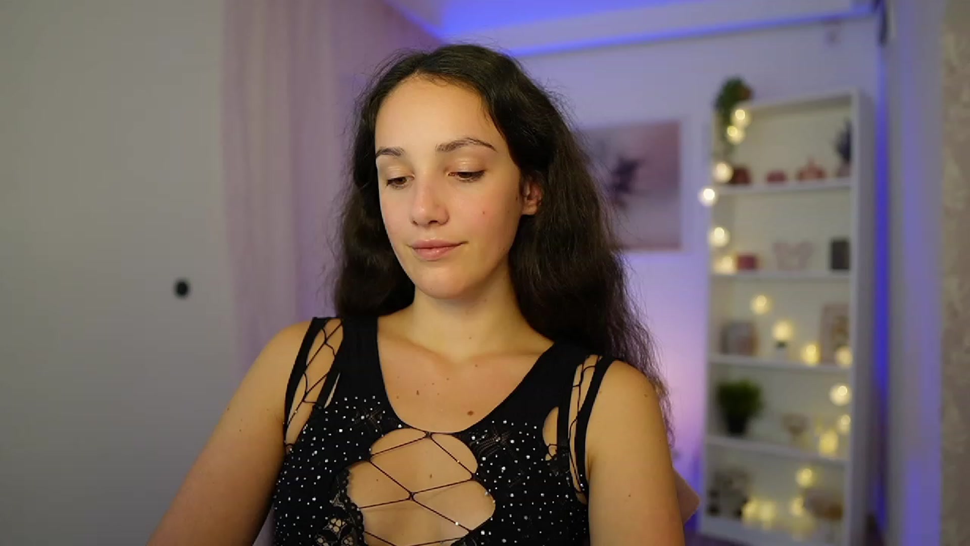 Gallery image thumbnail from Sophie_Rain18's myfreecams stream on, 10/09/2023, 17:26 image 17 of 20
