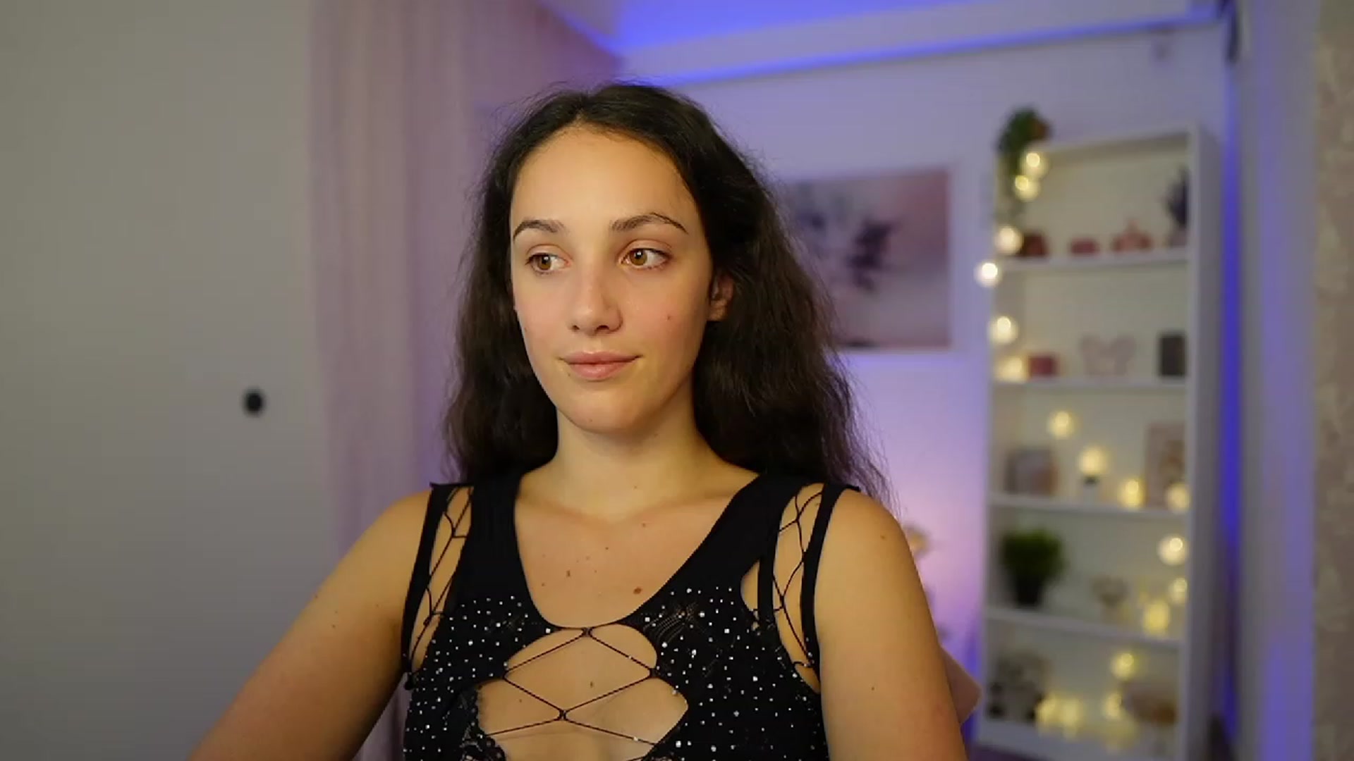 Gallery image thumbnail from Sophie_Rain18's myfreecams stream on, 10/09/2023, 17:26 image 8 of 20
