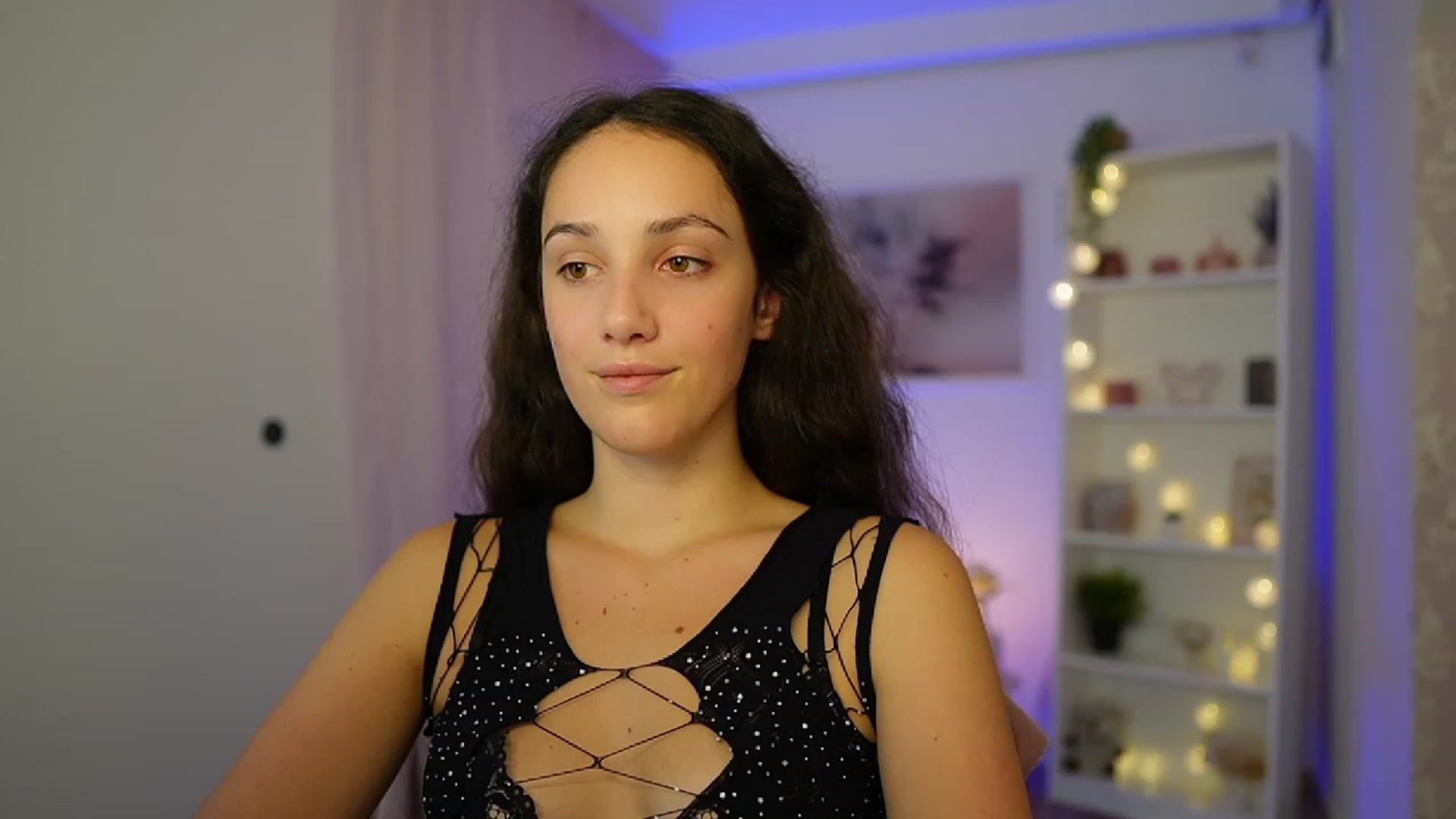Gallery image thumbnail from Sophie_Rain18's myfreecams stream on, 10/09/2023, 17:26 image 7 of 20