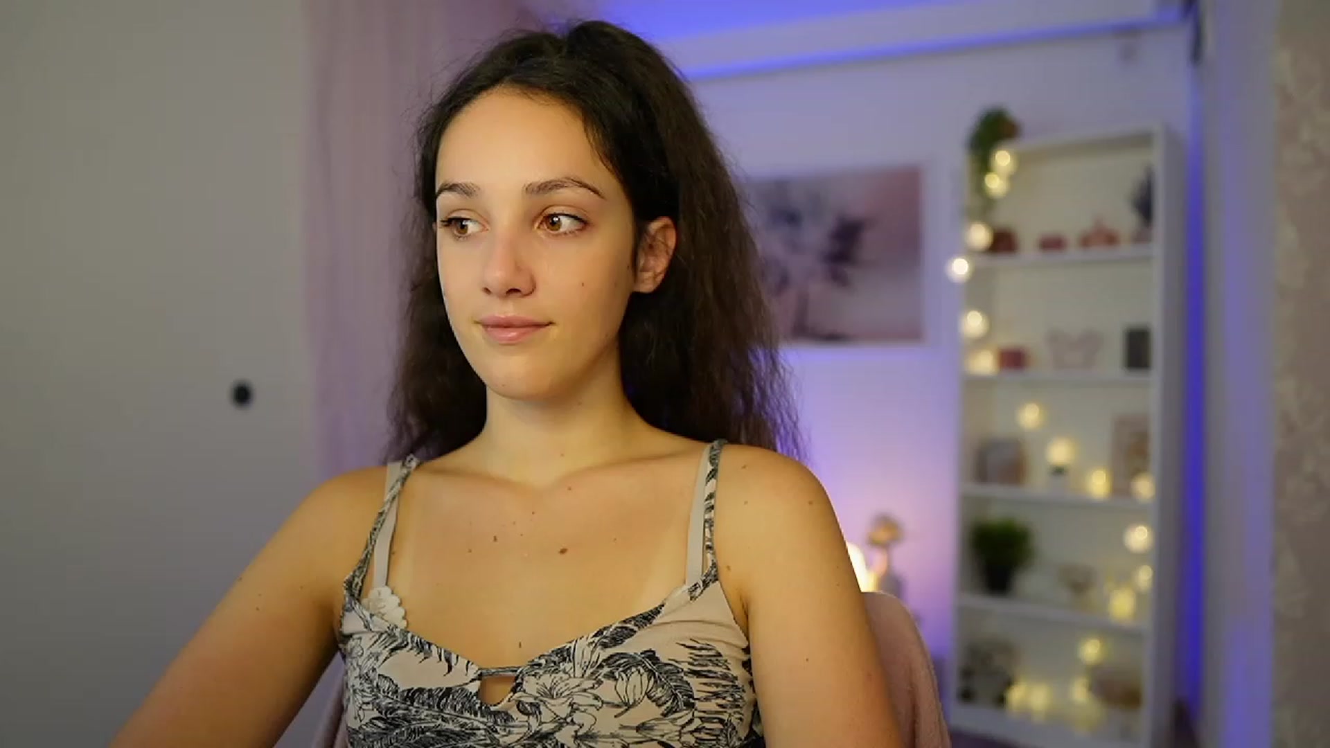 Gallery image thumbnail from Sophie_Rain18's myfreecams stream on, 10/10/2023, 14:26 image 9 of 20