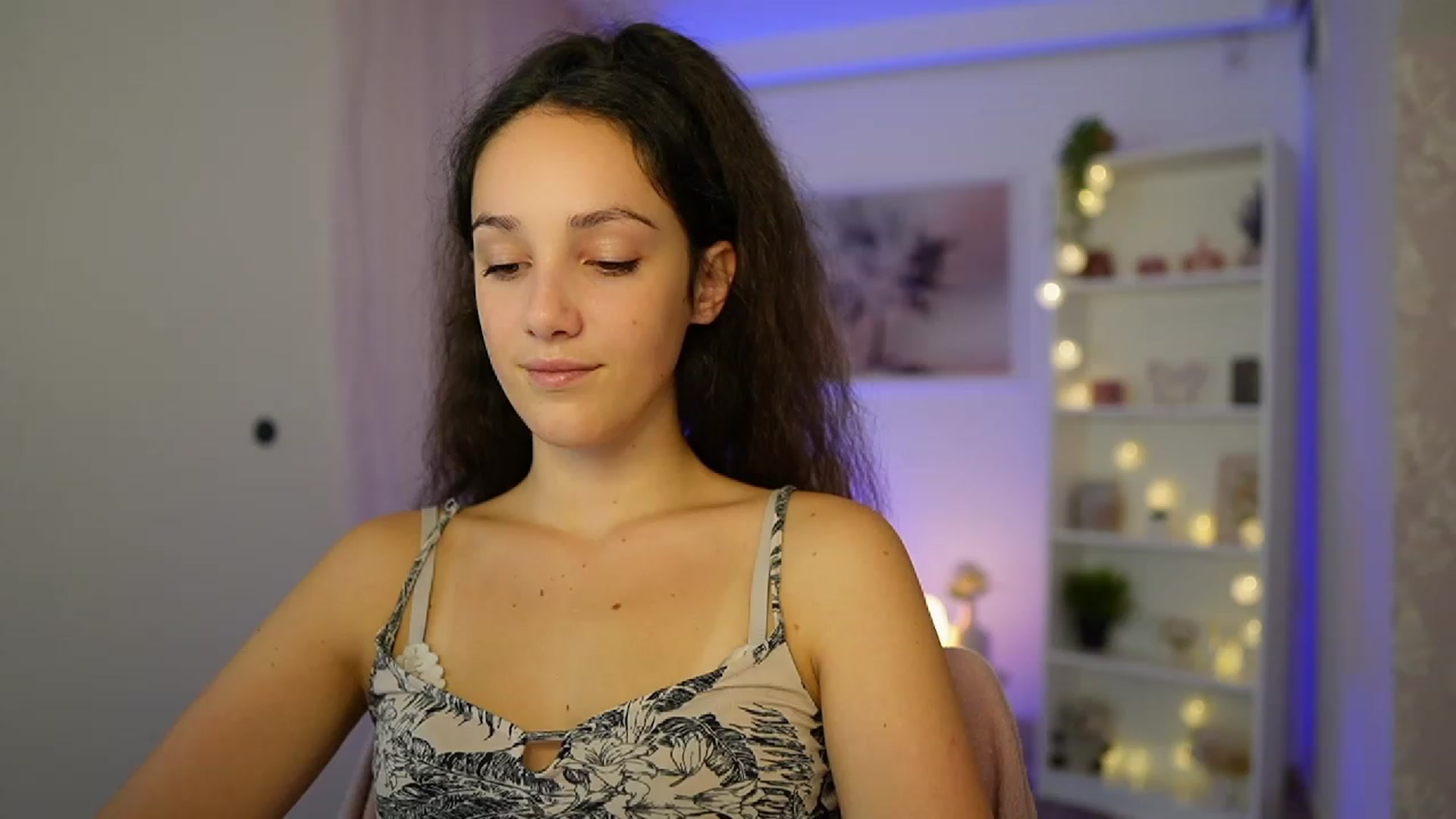 Gallery image thumbnail from Sophie_Rain18's myfreecams stream on, 10/10/2023, 14:26 image 13 of 20