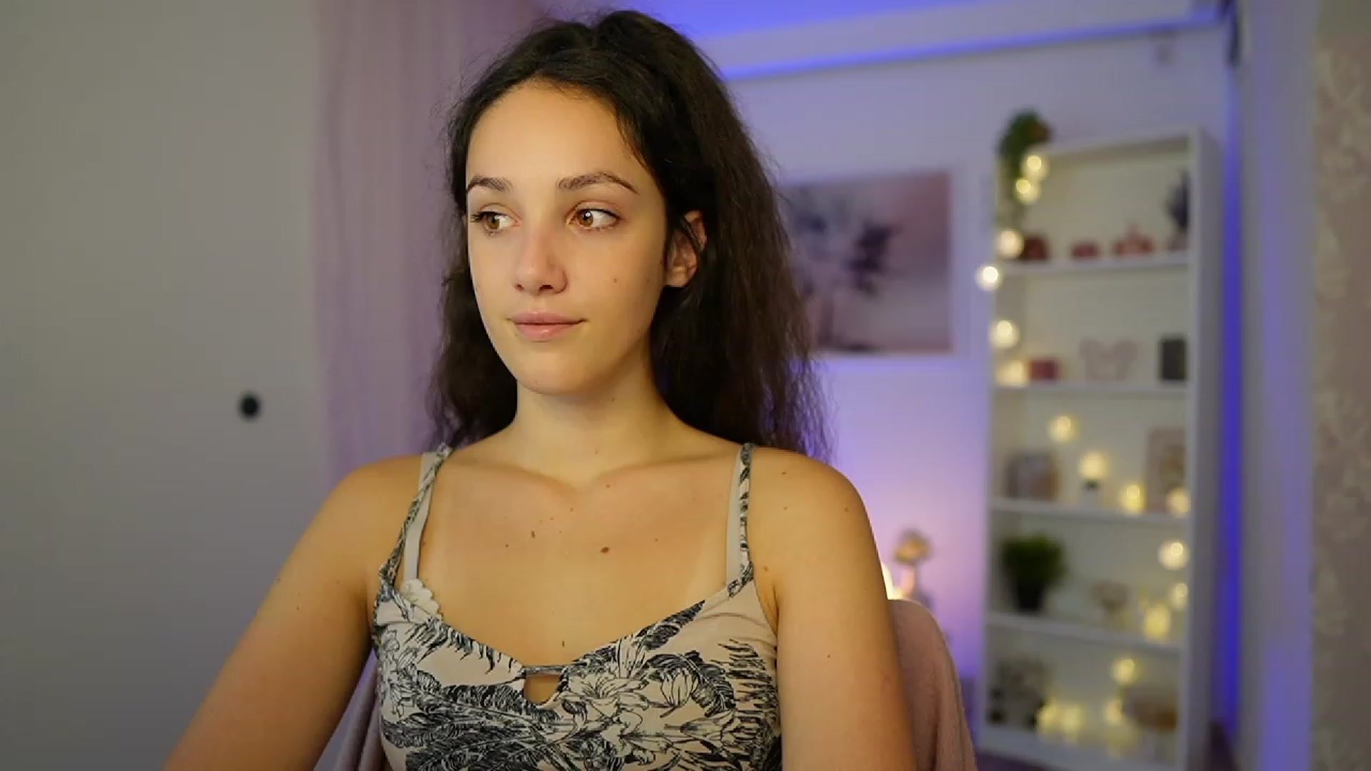 Gallery image thumbnail from Sophie_Rain18's myfreecams stream on, 10/10/2023, 14:26 image 6 of 20