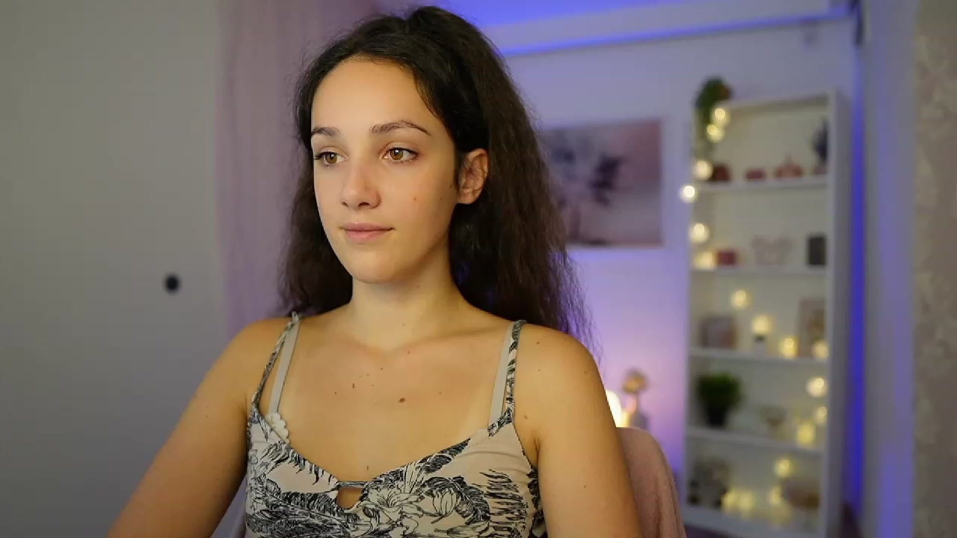 Gallery image thumbnail from Sophie_Rain18's myfreecams stream on, 10/10/2023, 14:26 image 17 of 20