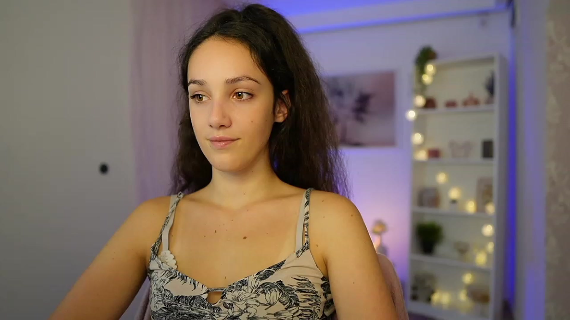 Gallery image thumbnail from Sophie_Rain18's myfreecams stream on, 10/10/2023, 14:26 image 8 of 20