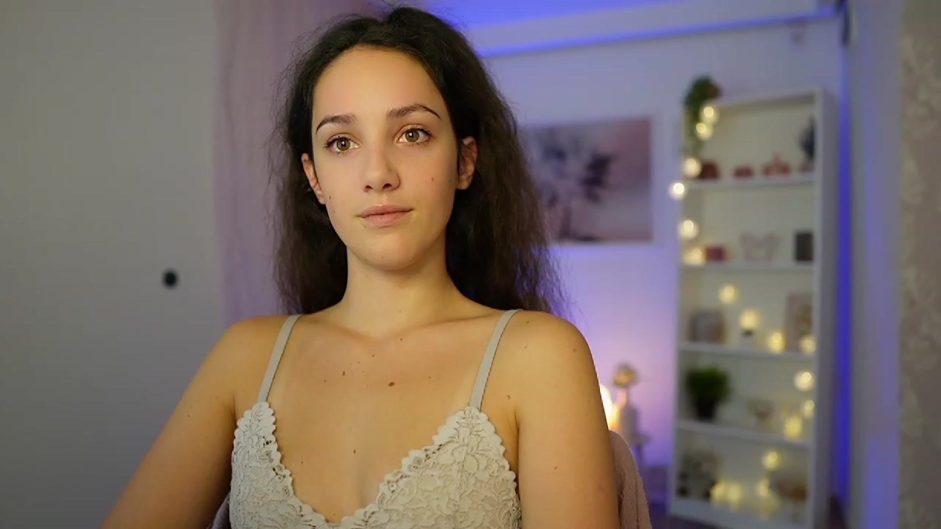Gallery image thumbnail from Sophie_Rain18's myfreecams stream on, 10/10/2023, 15:12 image 17 of 20