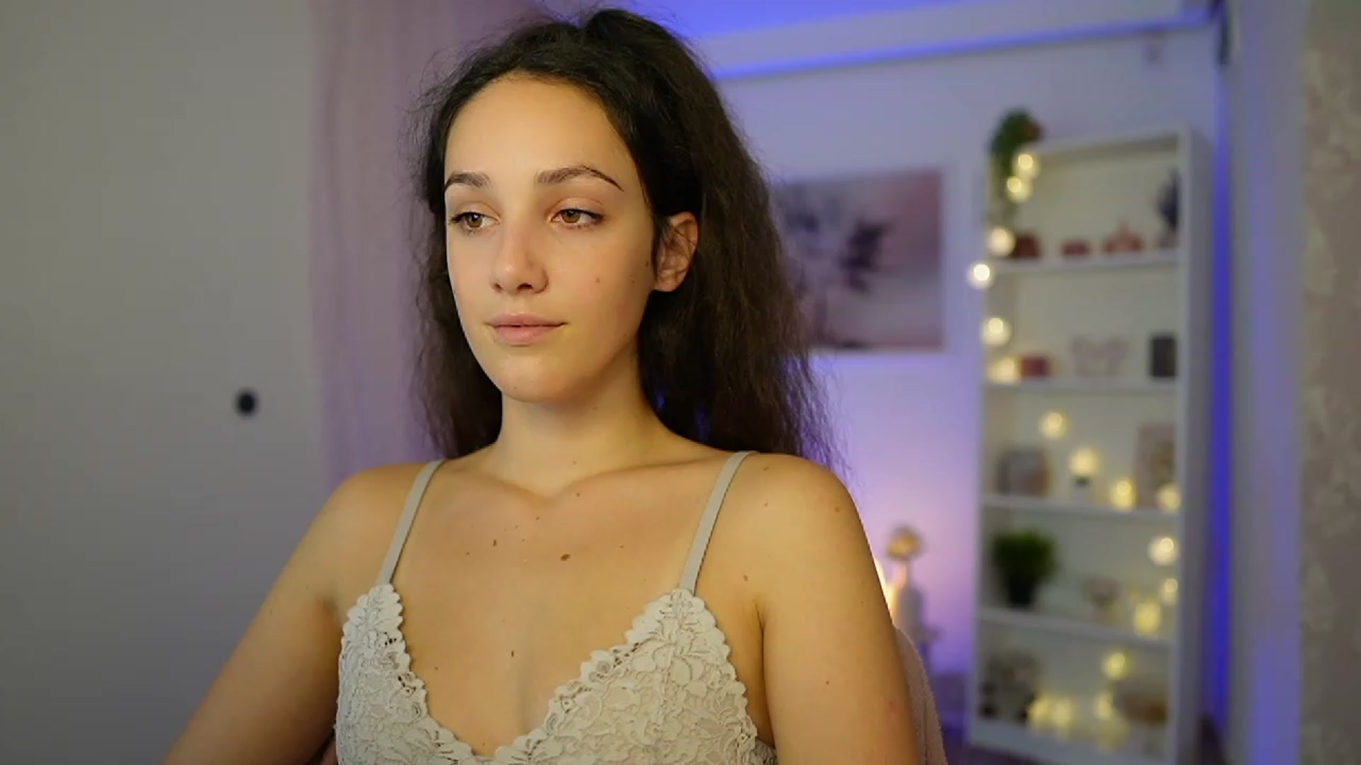 Gallery image thumbnail from Sophie_Rain18's myfreecams stream on, 10/10/2023, 15:12 image 15 of 20
