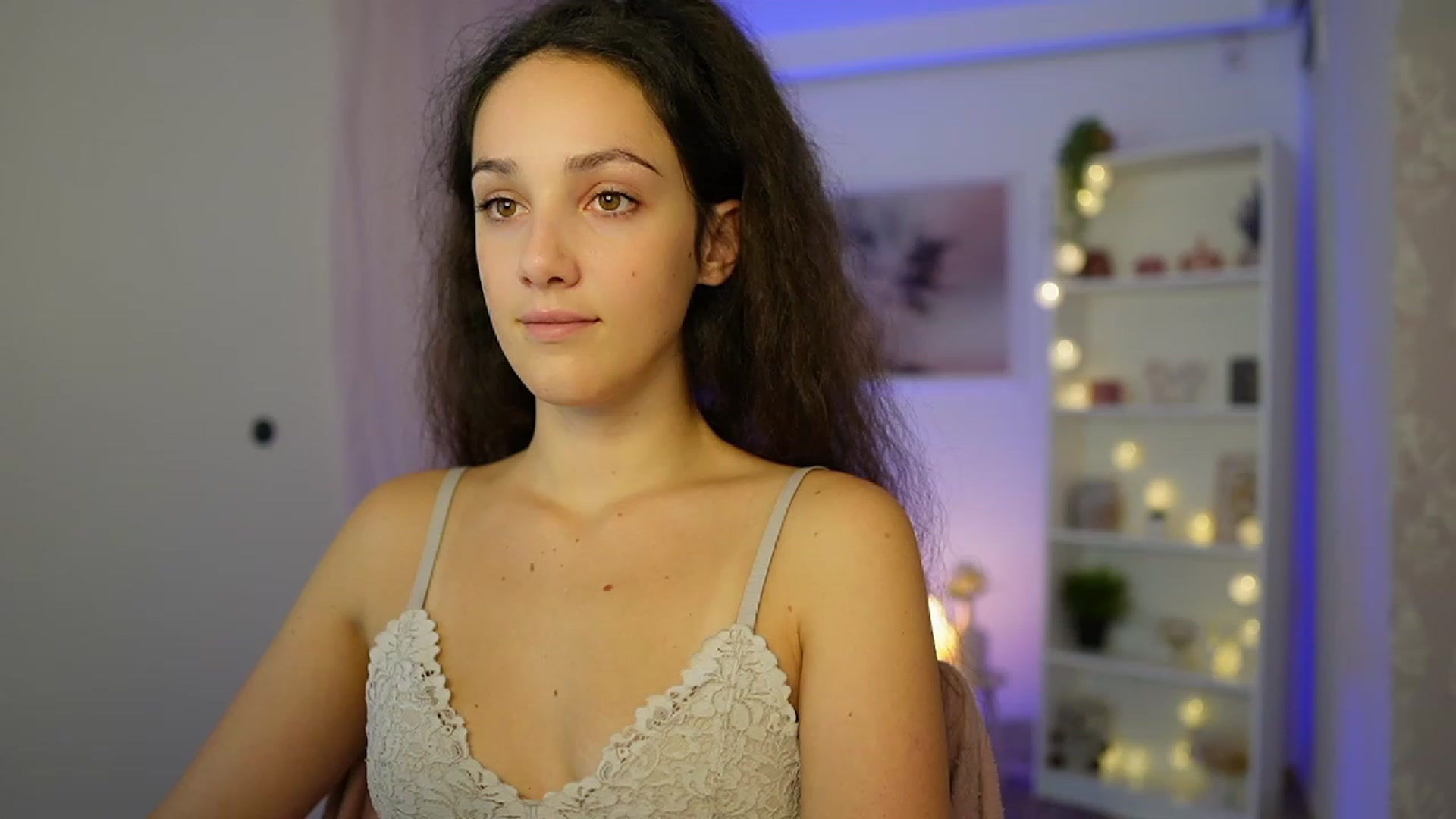 Gallery image thumbnail from Sophie_Rain18's myfreecams stream on, 10/10/2023, 15:12 image 18 of 20