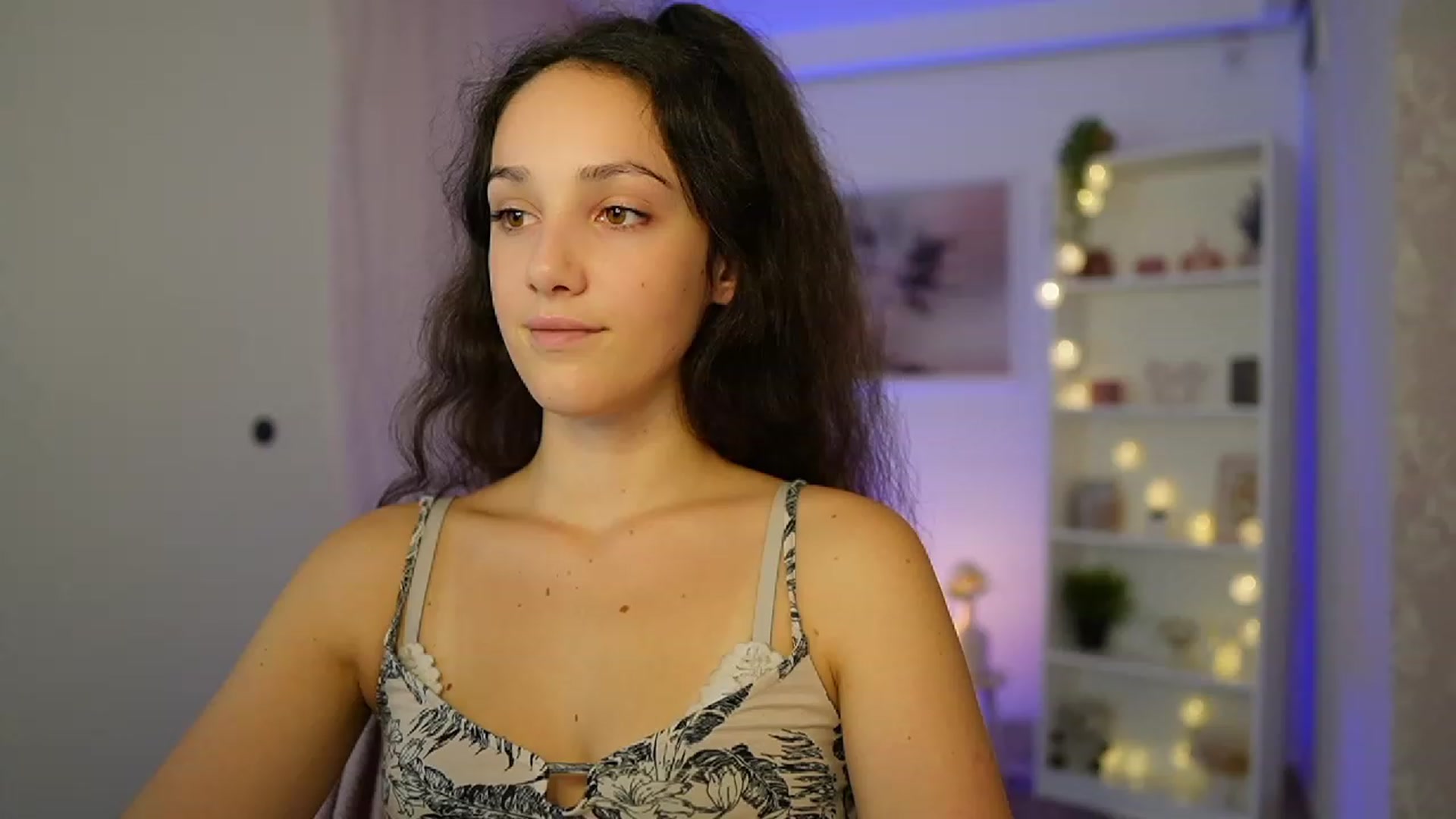 Gallery image thumbnail from Sophie_Rain18's myfreecams stream on, 10/10/2023, 15:12 image 1 of 20