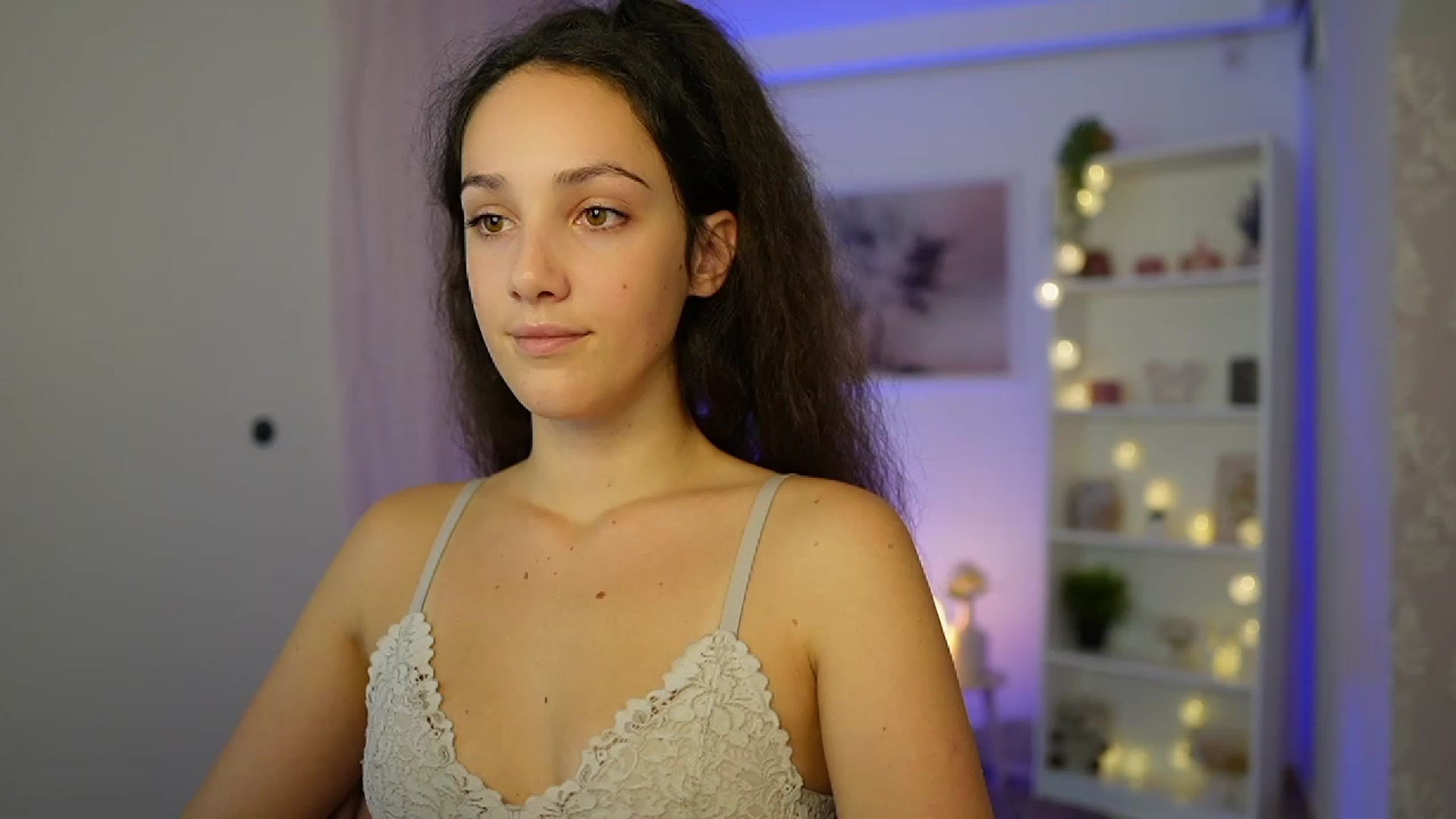 Gallery image thumbnail from Sophie_Rain18's myfreecams stream on, 10/10/2023, 15:12 image 20 of 20
