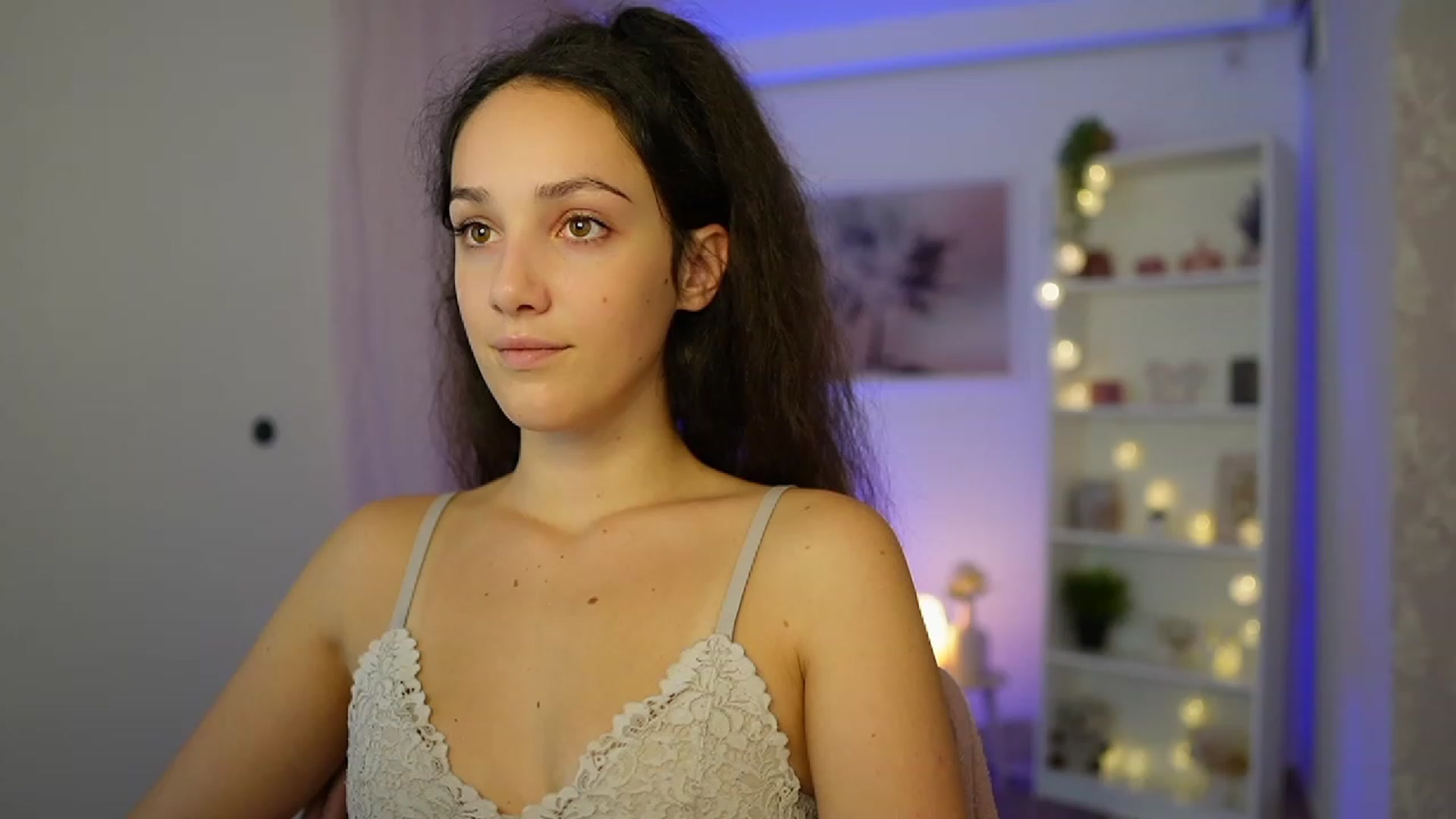 Gallery image thumbnail from Sophie_Rain18's myfreecams stream on, 10/10/2023, 15:12 image 16 of 20