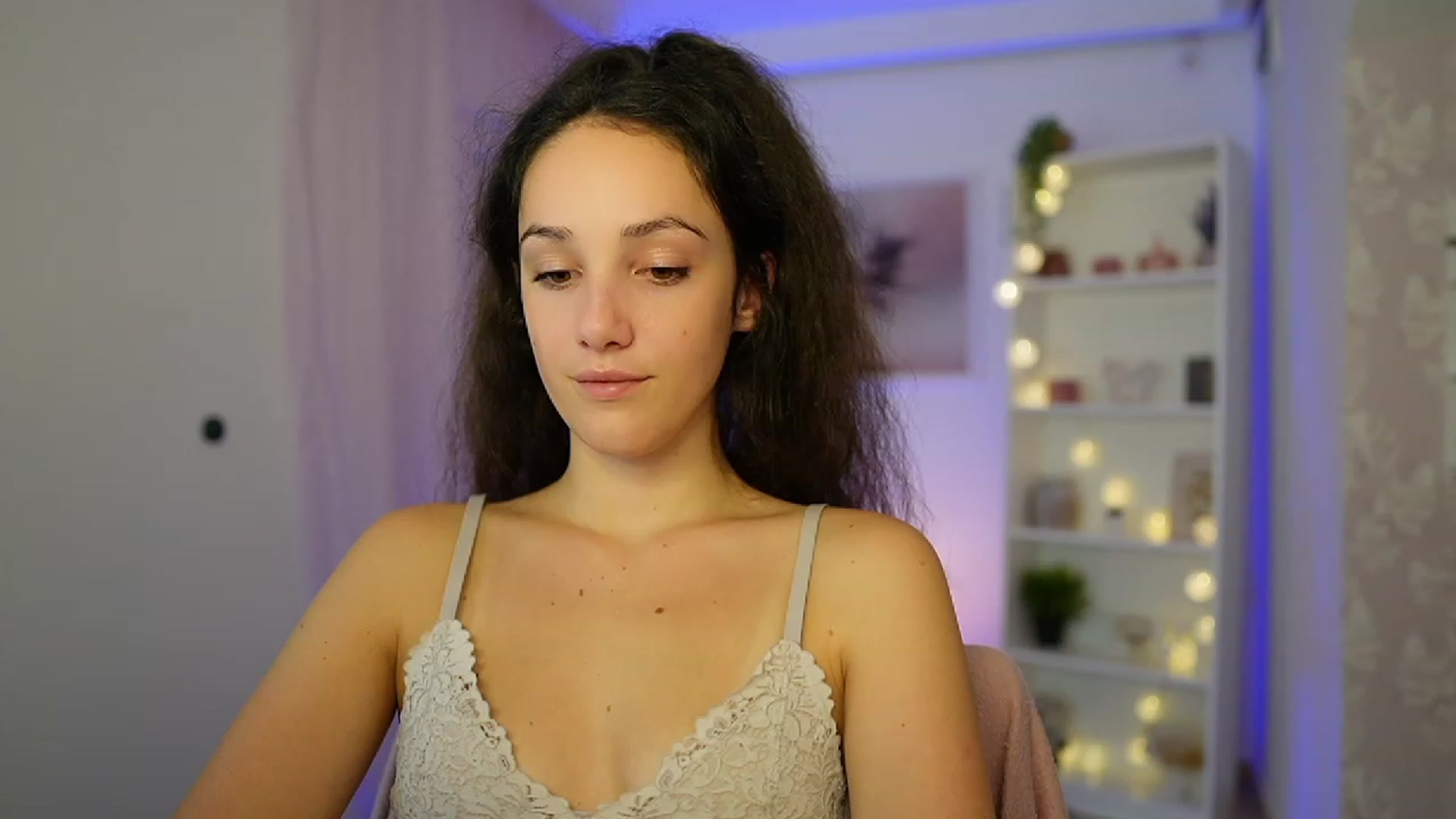 Gallery image thumbnail from Sophie_Rain18's myfreecams stream on, 10/10/2023, 17:14 image 17 of 20