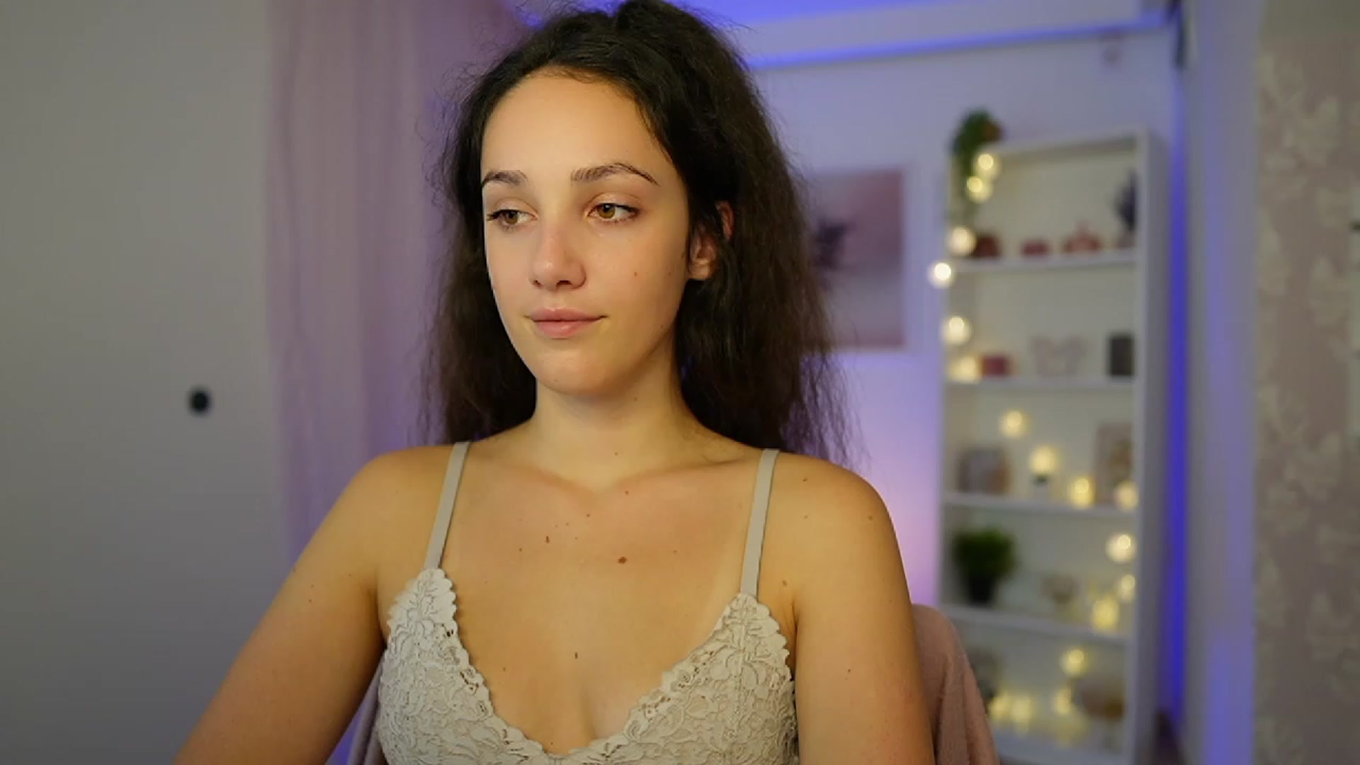 Gallery image thumbnail from Sophie_Rain18's myfreecams stream on, 10/10/2023, 17:14 image 12 of 20