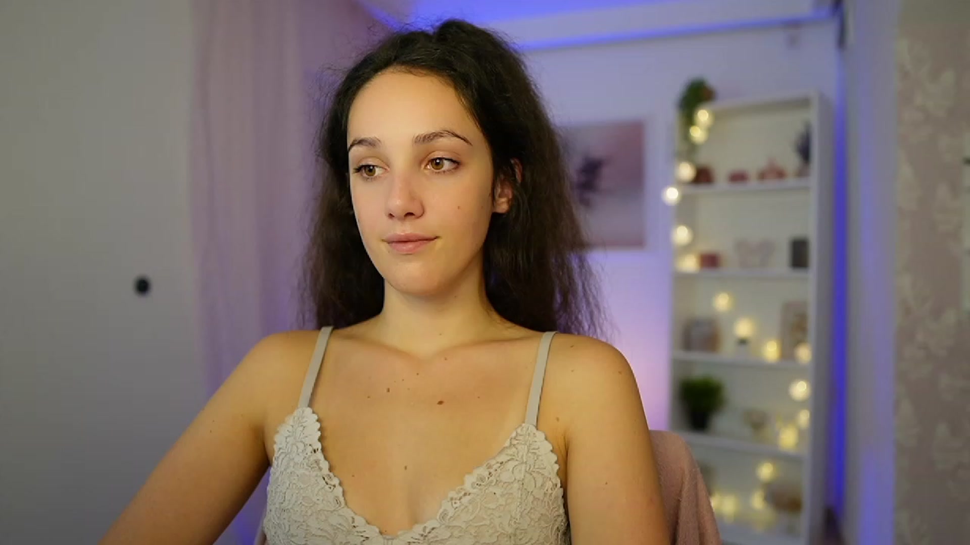 Gallery image thumbnail from Sophie_Rain18's myfreecams stream on, 10/10/2023, 17:14 image 16 of 20