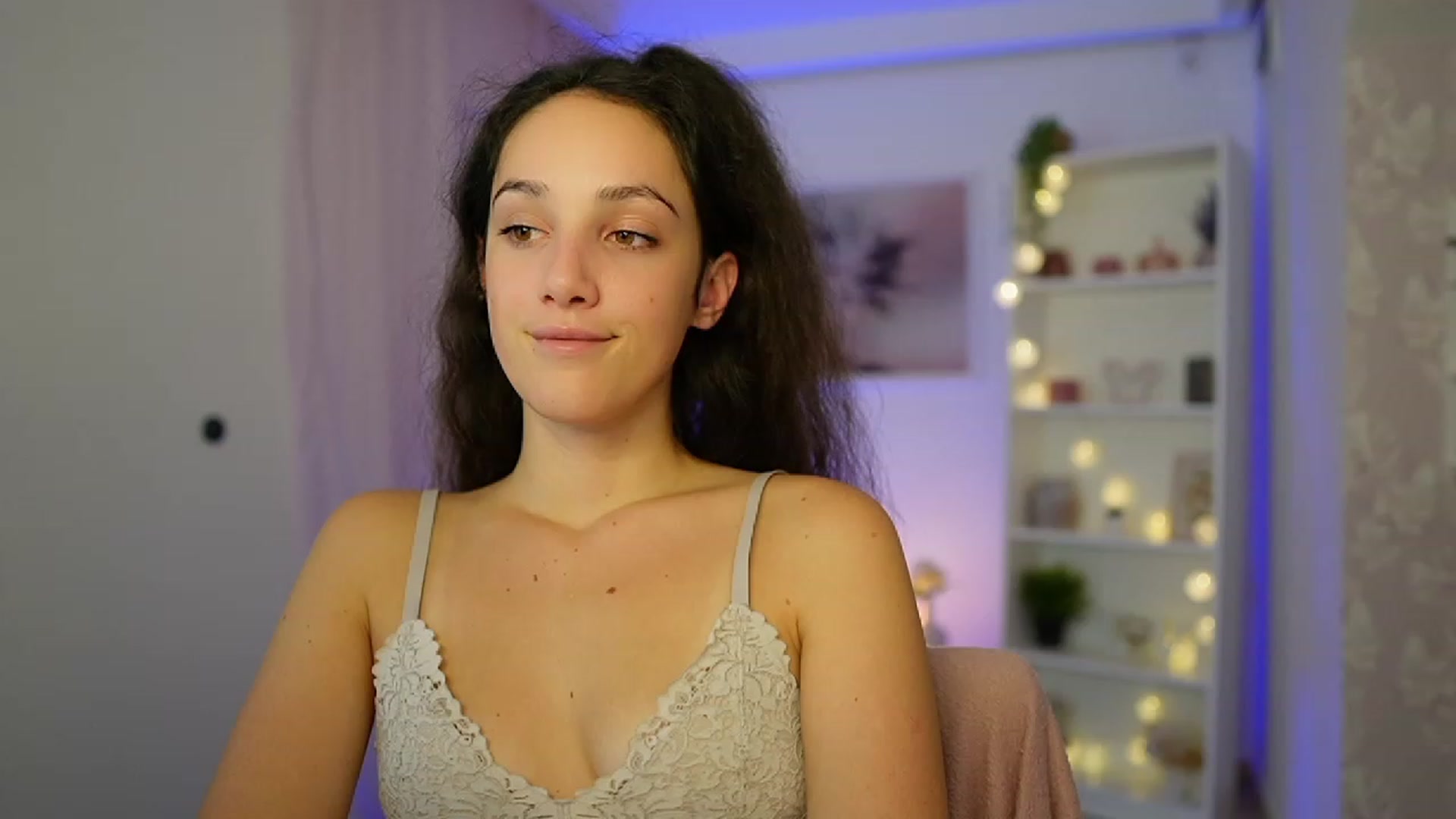 Gallery image thumbnail from Sophie_Rain18's myfreecams stream on, 10/10/2023, 17:14 image 19 of 20