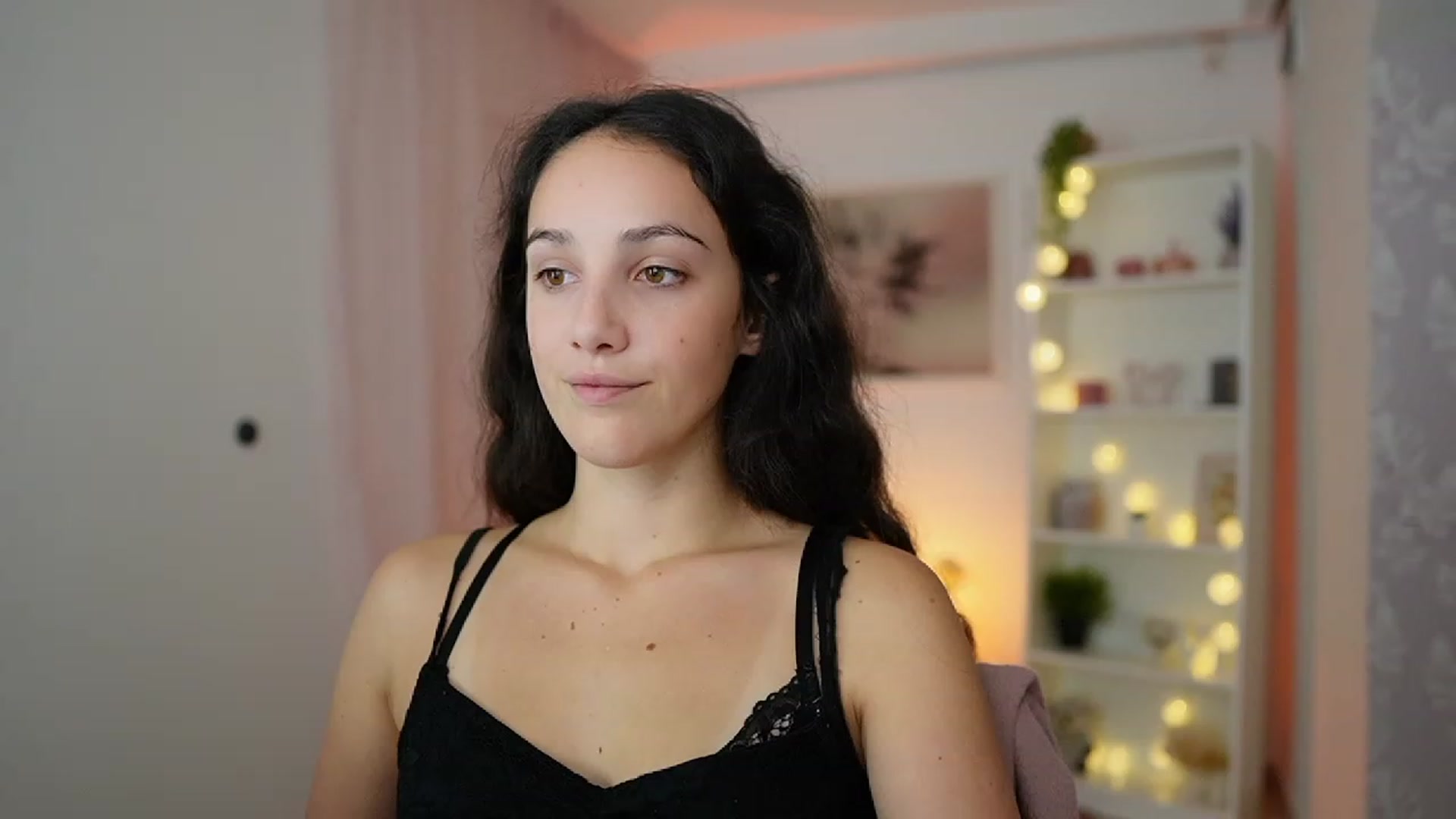 Gallery image thumbnail from Sophie_Rain18's myfreecams stream on, 10/17/2023, 14:57 image 18 of 20