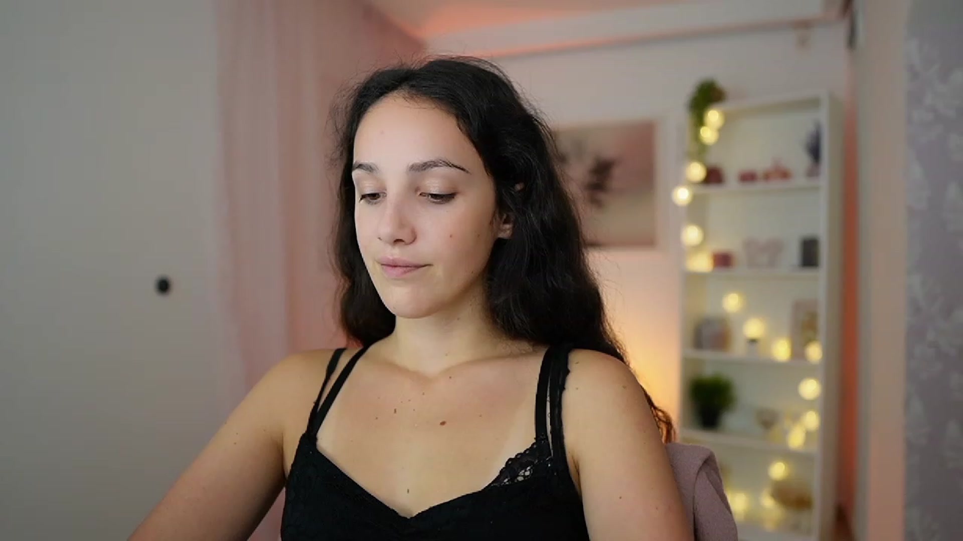Gallery image thumbnail from Sophie_Rain18's myfreecams stream on, 10/17/2023, 14:57 image 20 of 20