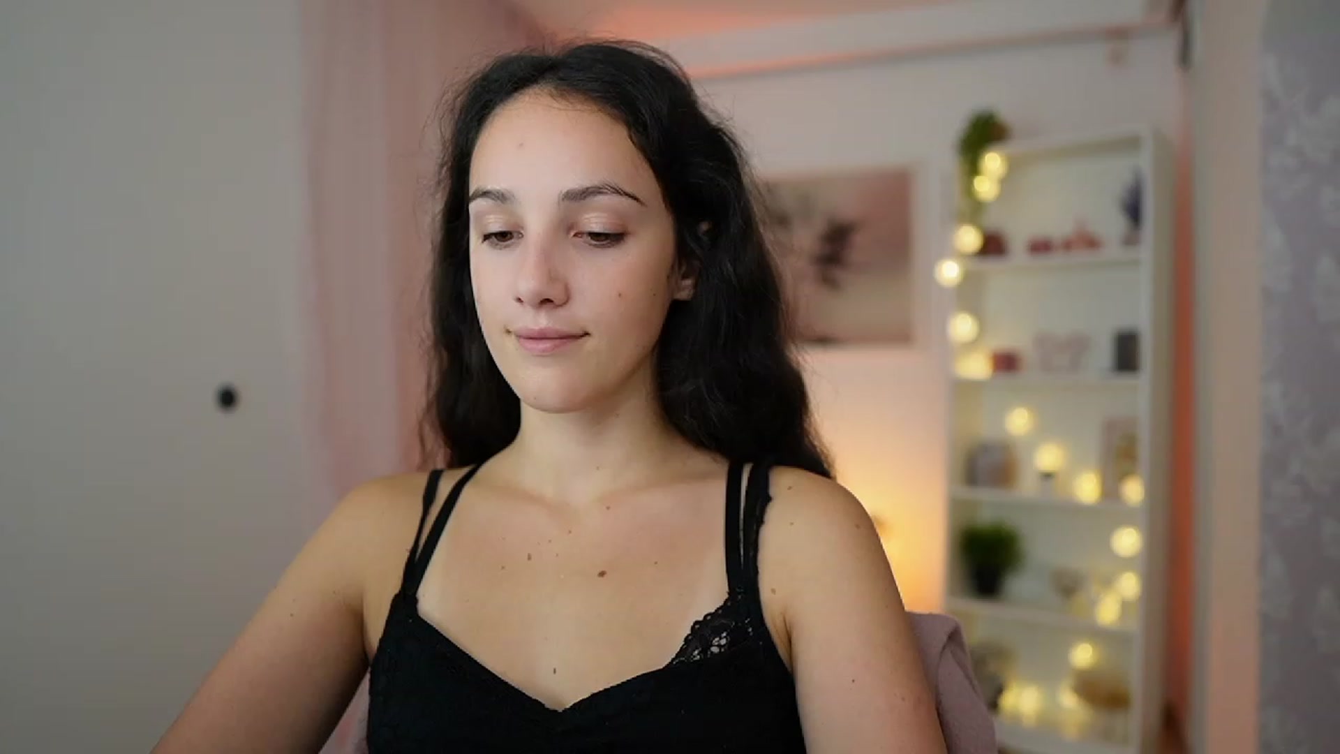 Gallery image thumbnail from Sophie_Rain18's myfreecams stream on, 10/17/2023, 14:57 image 10 of 20