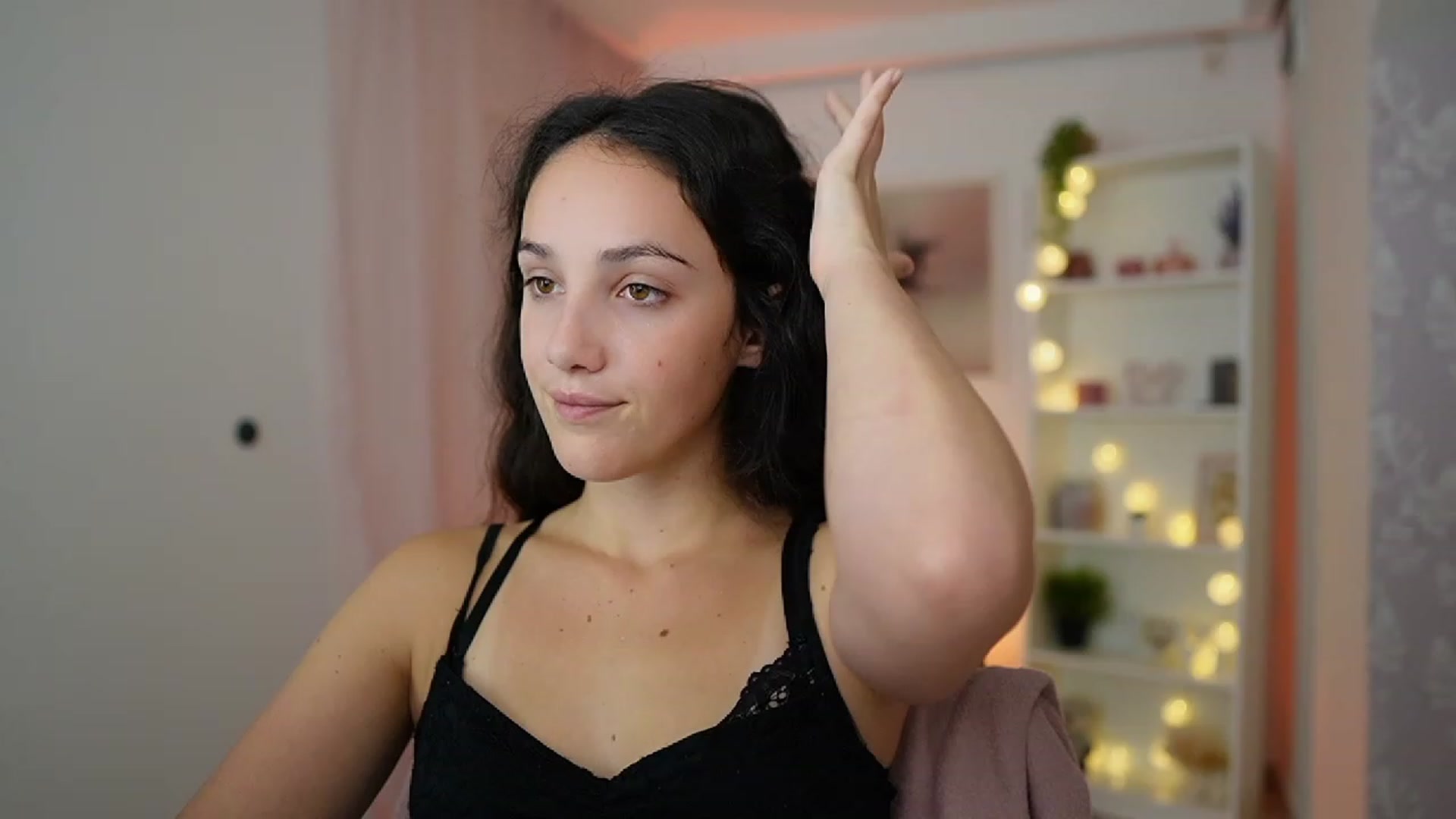 Gallery image thumbnail from Sophie_Rain18's myfreecams stream on, 10/17/2023, 14:57 image 14 of 20