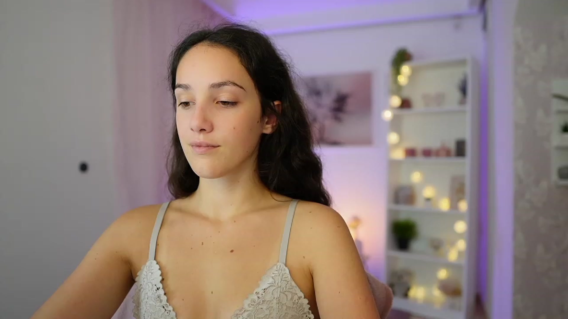 Gallery image thumbnail from Sophie_Rain18's myfreecams stream on, 10/19/2023, 14:57 image 12 of 20