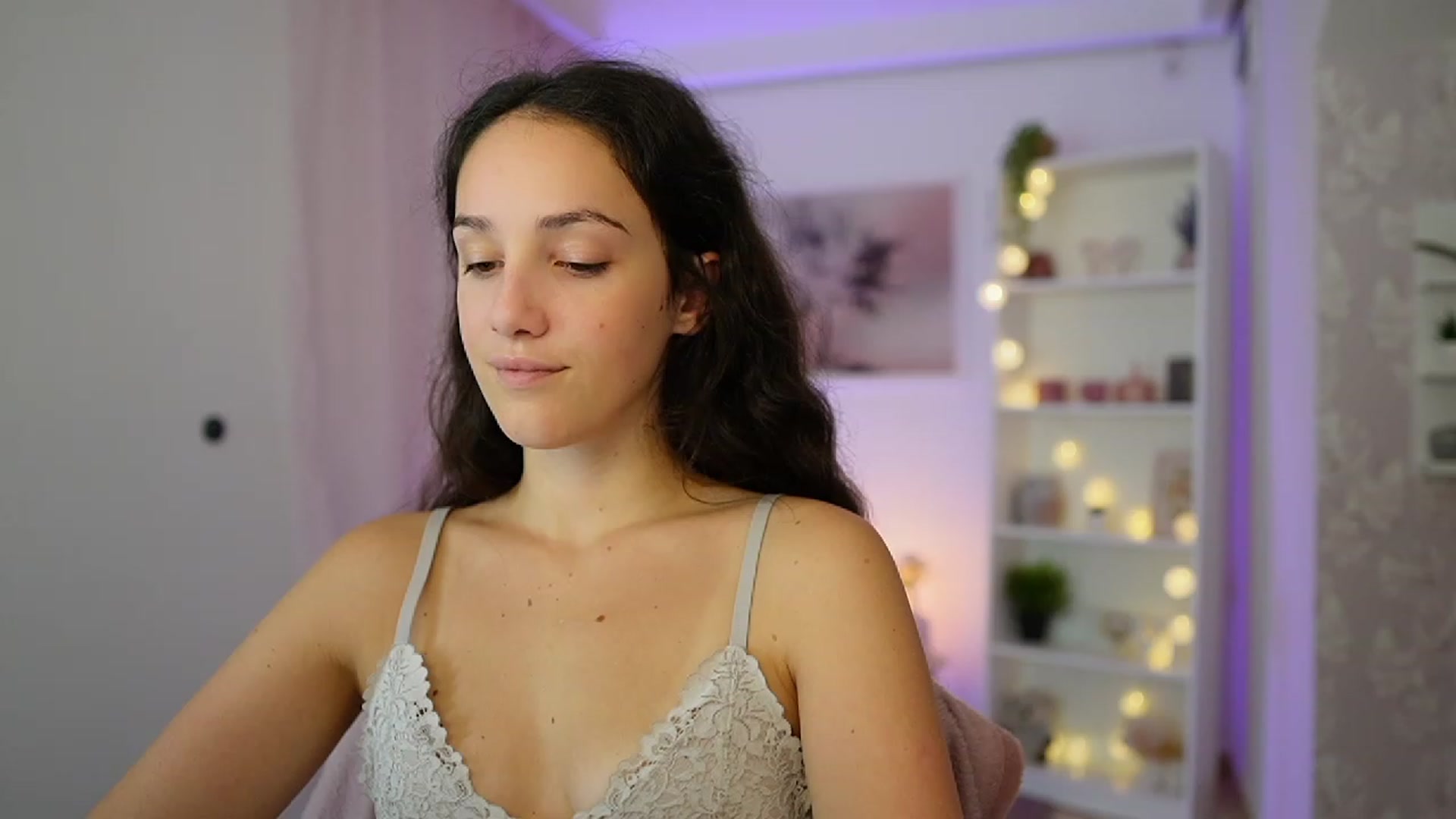 Gallery image thumbnail from Sophie_Rain18's myfreecams stream on, 10/19/2023, 14:57 image 14 of 20