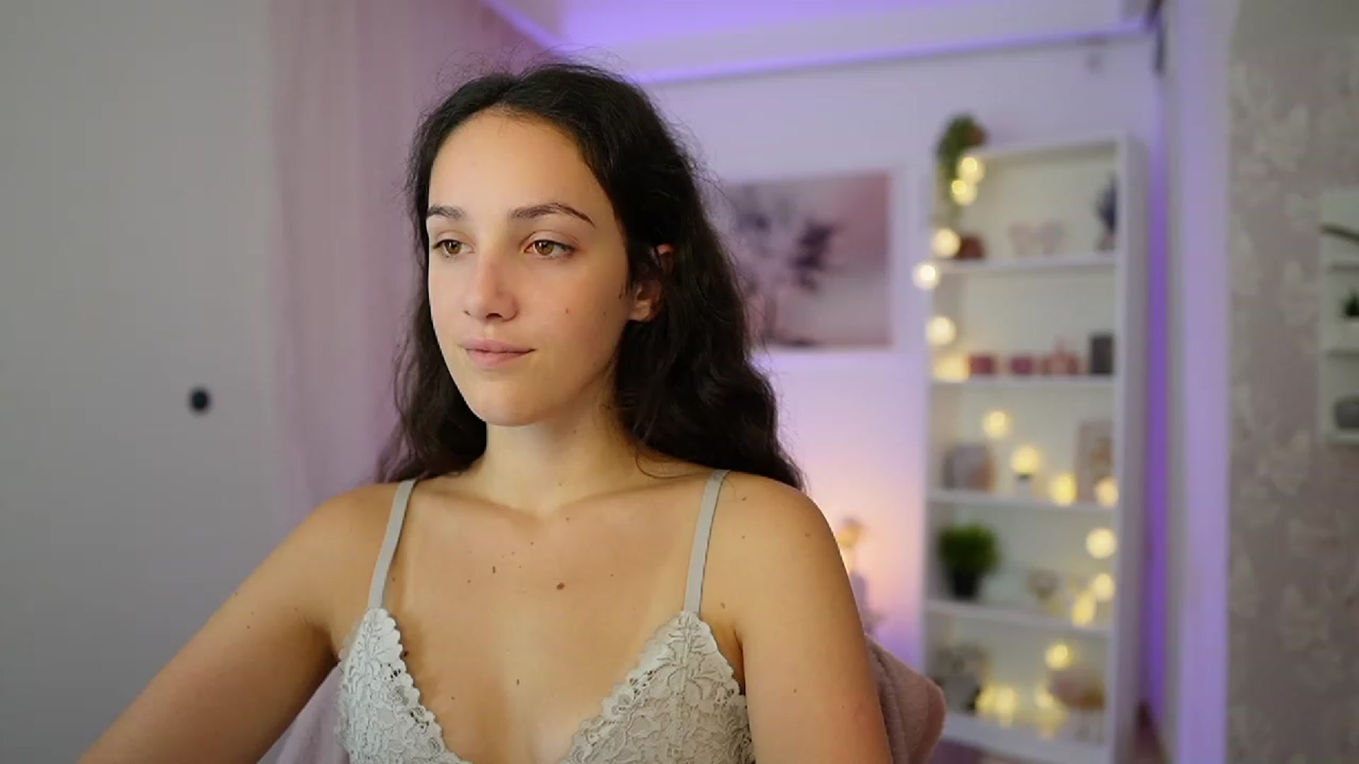 Gallery image thumbnail from Sophie_Rain18's myfreecams stream on, 10/19/2023, 14:57 image 16 of 20