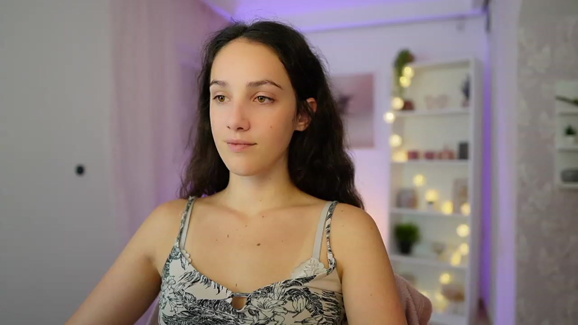 Gallery image thumbnail from Sophie_Rain18's myfreecams stream on, 10/19/2023, 16:59 image 1 of 20