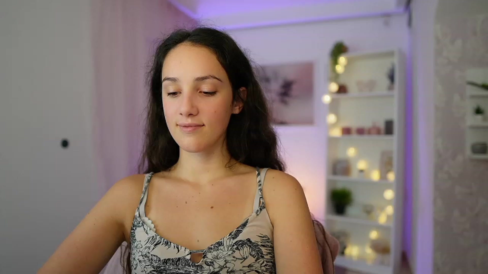 Gallery image thumbnail from Sophie_Rain18's myfreecams stream on, 10/19/2023, 16:59 image 18 of 20