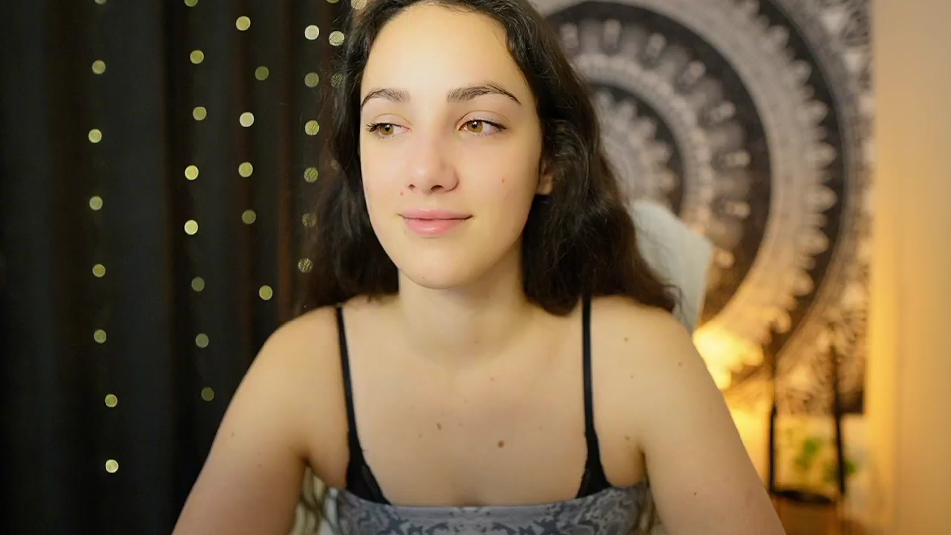Gallery image thumbnail from Sophie_Rain18's myfreecams stream on, 05/02/2024, 08:44 image 17 of 20