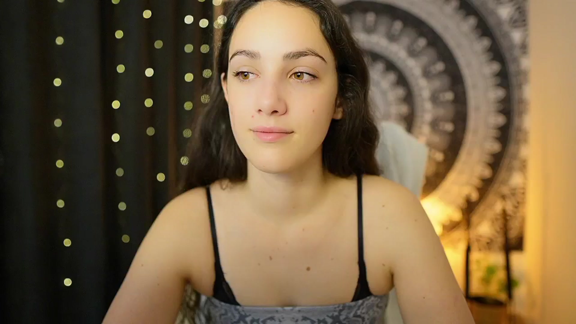 Gallery image thumbnail from Sophie_Rain18's myfreecams stream on, 05/02/2024, 08:44 image 20 of 20