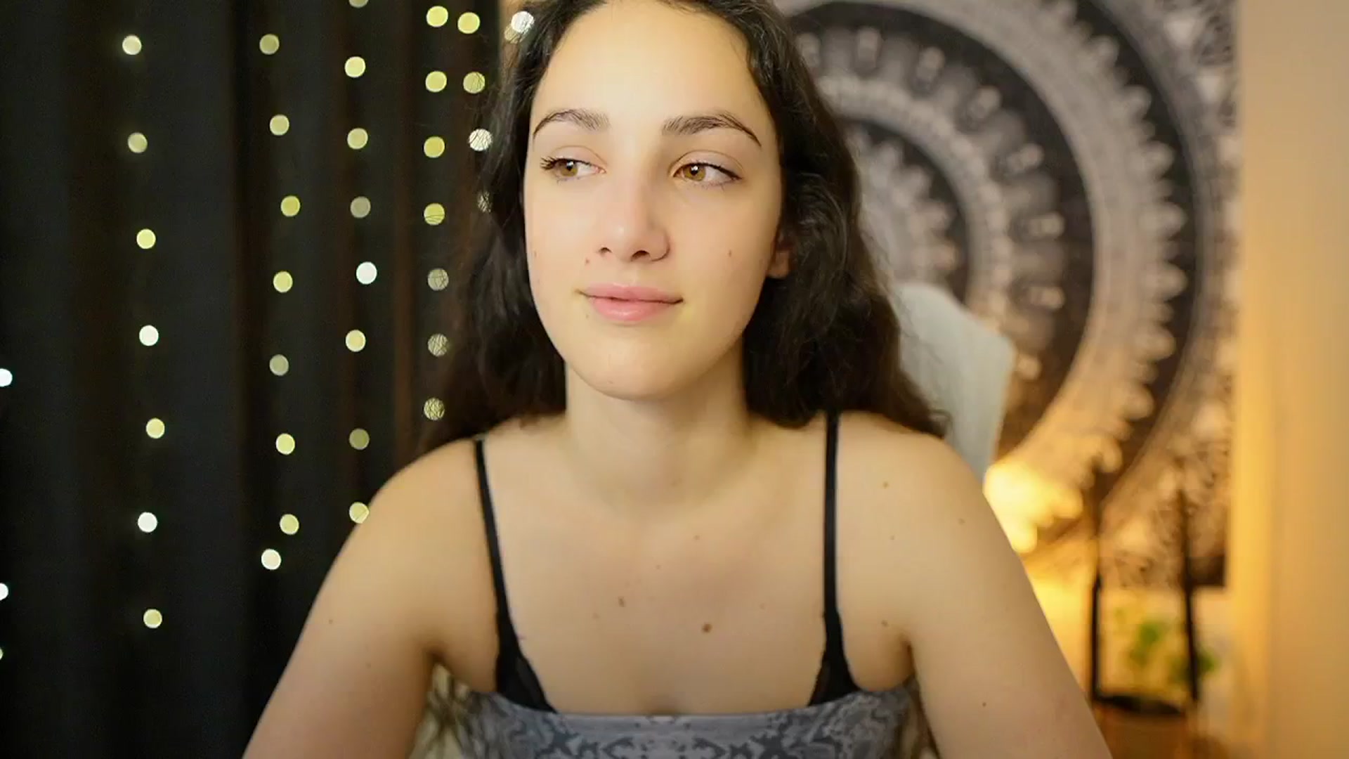 Gallery image thumbnail from Sophie_Rain18's myfreecams stream on, 05/02/2024, 08:44 image 18 of 20