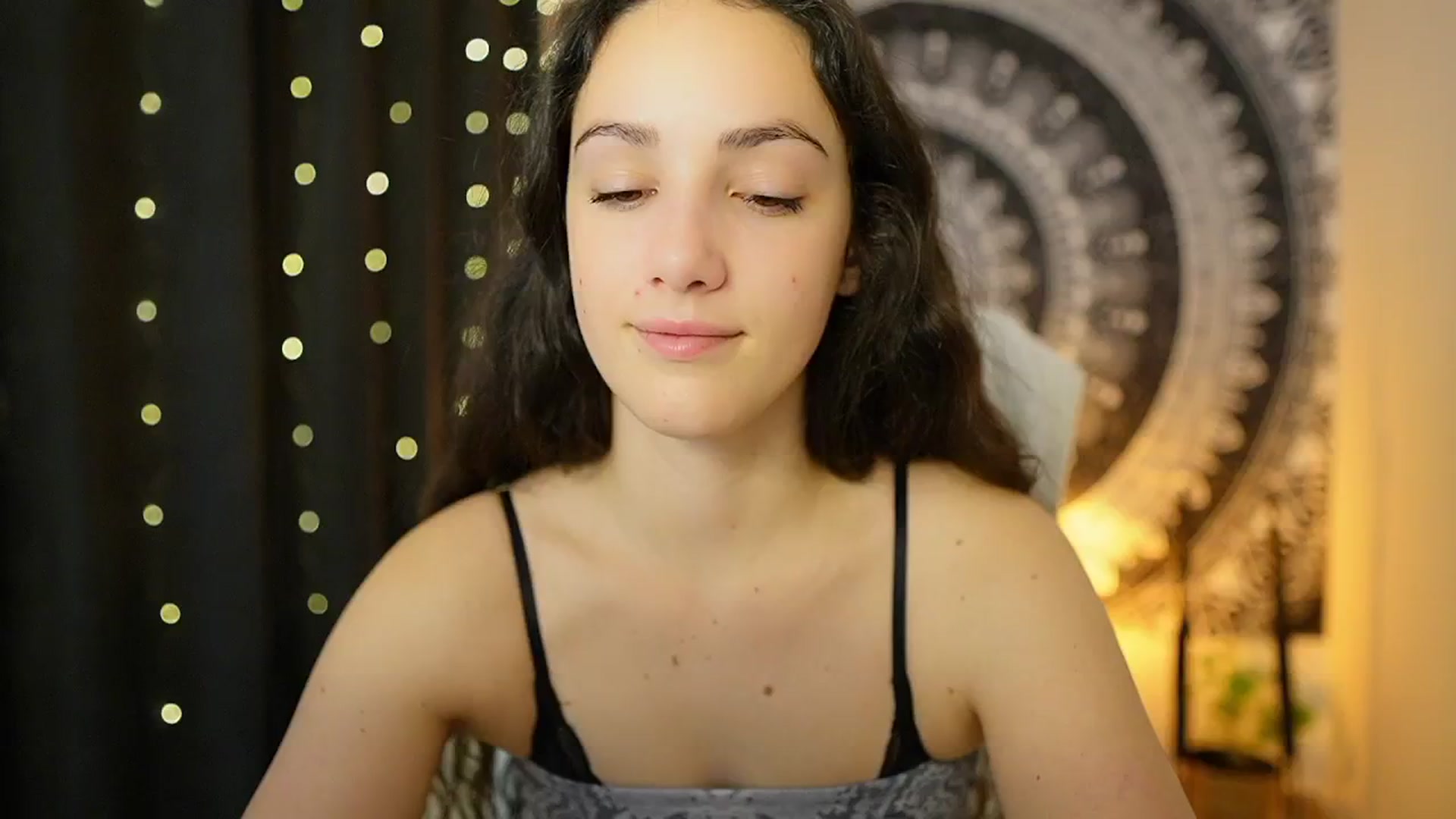 Gallery image thumbnail from Sophie_Rain18's myfreecams stream on, 05/02/2024, 08:44 image 19 of 20