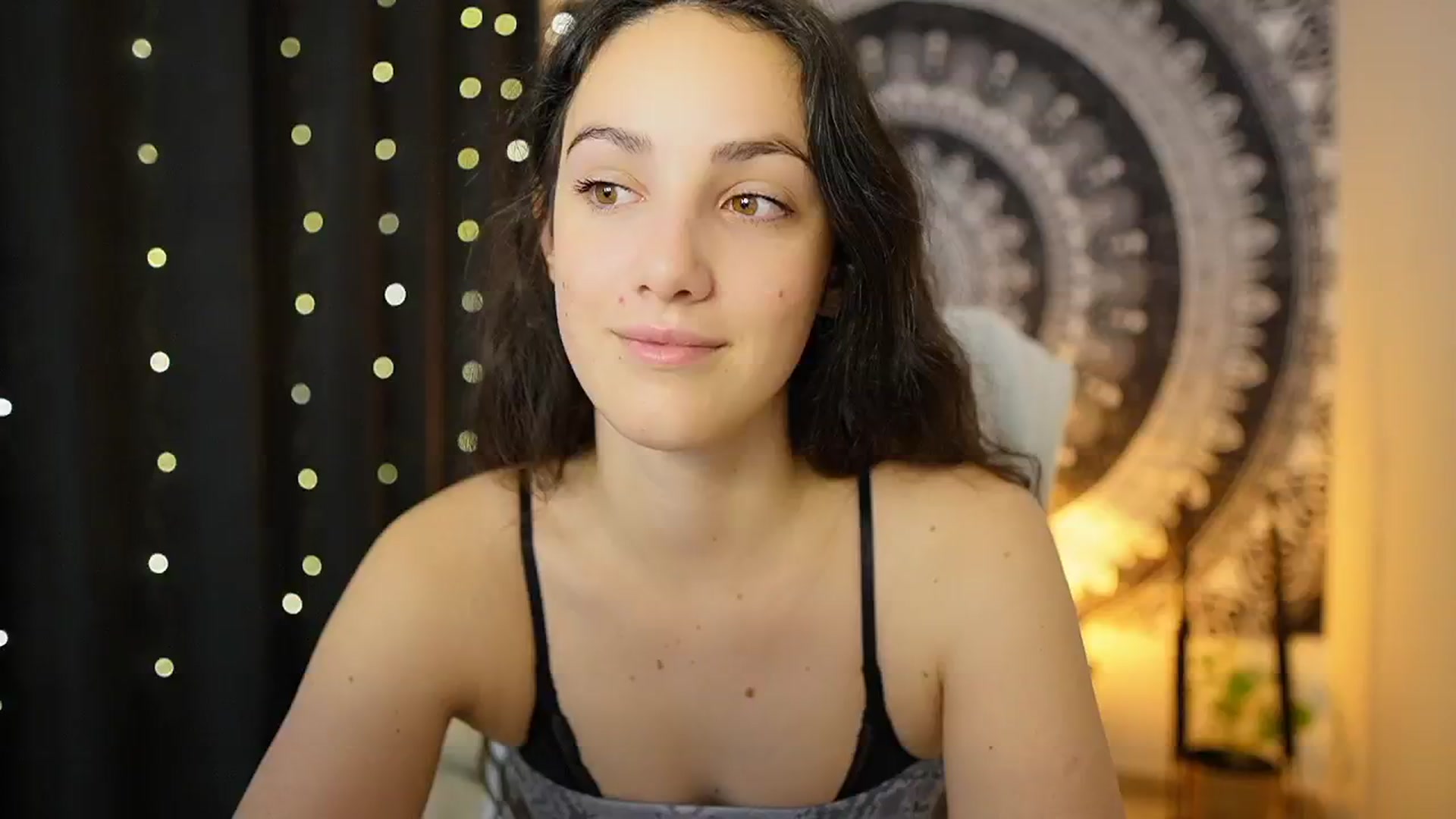 Gallery image thumbnail from Sophie_Rain18's myfreecams stream on, 05/02/2024, 09:47 image 15 of 20