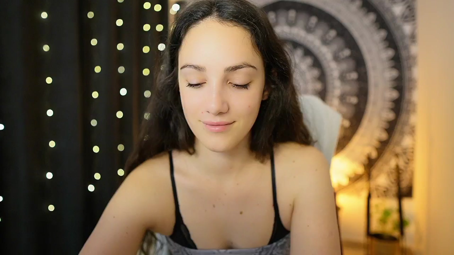 Gallery image thumbnail from Sophie_Rain18's myfreecams stream on, 05/02/2024, 09:47 image 7 of 20
