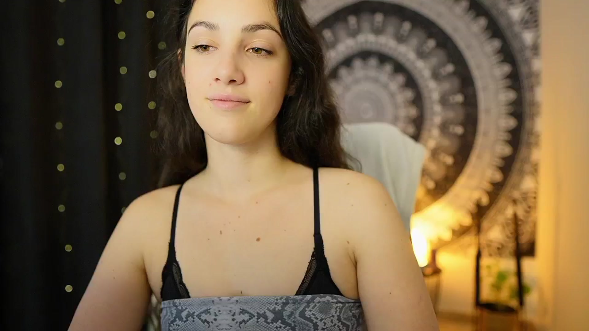 Gallery image thumbnail from Sophie_Rain18's myfreecams stream on, 05/02/2024, 10:00 image 3 of 20
