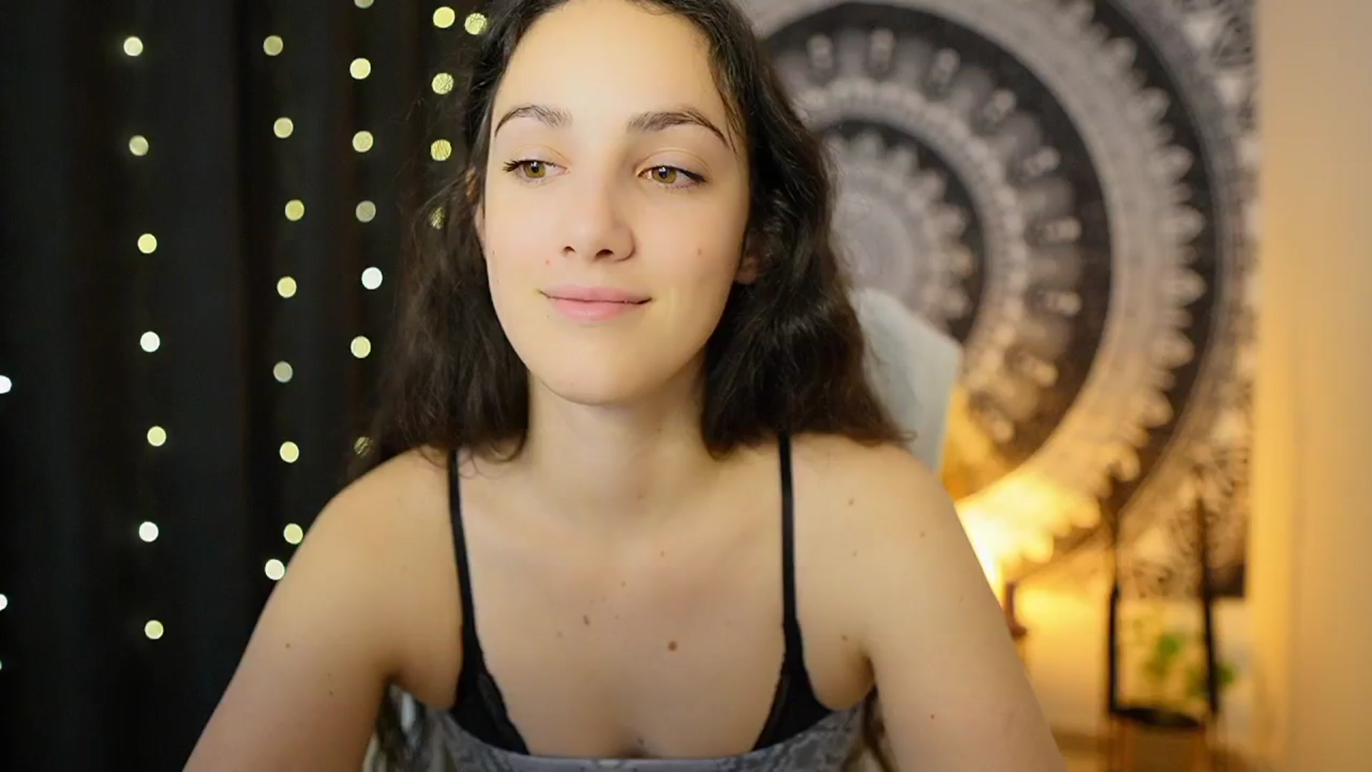 Gallery image thumbnail from Sophie_Rain18's myfreecams stream on, 05/02/2024, 10:00 image 11 of 20