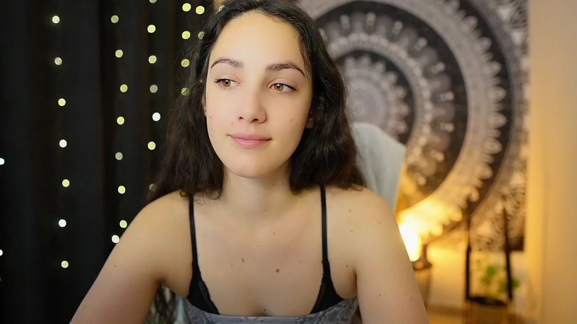 Gallery image thumbnail from Sophie_Rain18's myfreecams stream on, 05/02/2024, 10:00 image 18 of 20