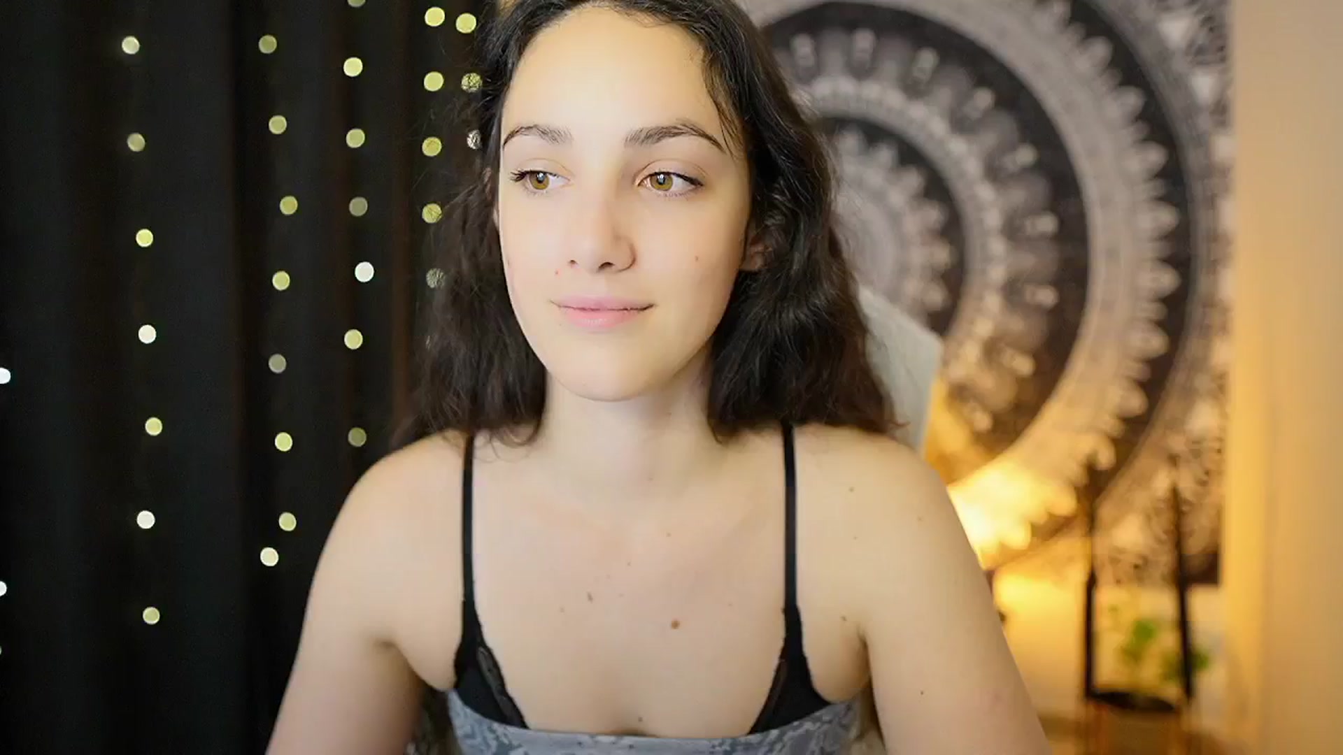 Gallery image thumbnail from Sophie_Rain18's myfreecams stream on, 05/02/2024, 10:00 image 12 of 20