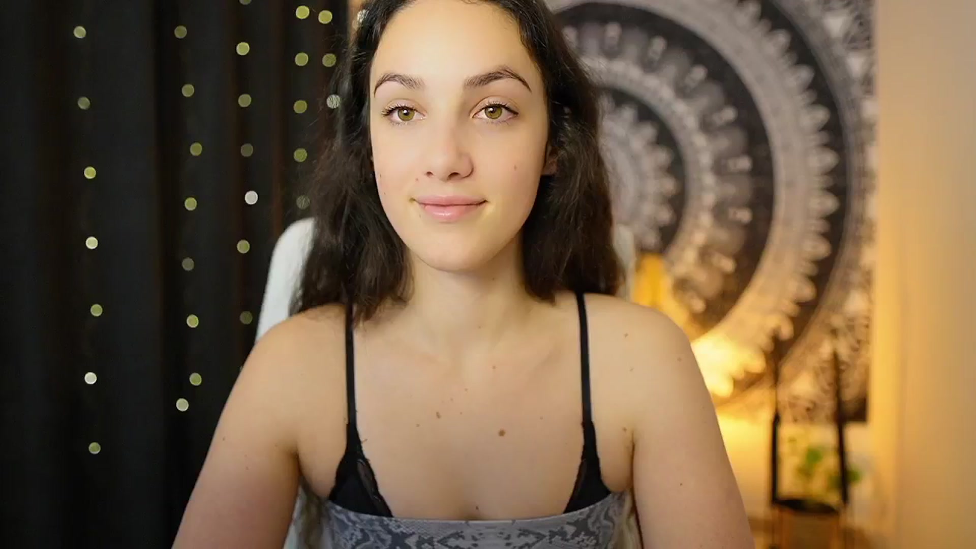 Gallery image thumbnail from Sophie_Rain18's myfreecams stream on, 05/02/2024, 12:14 image 15 of 20