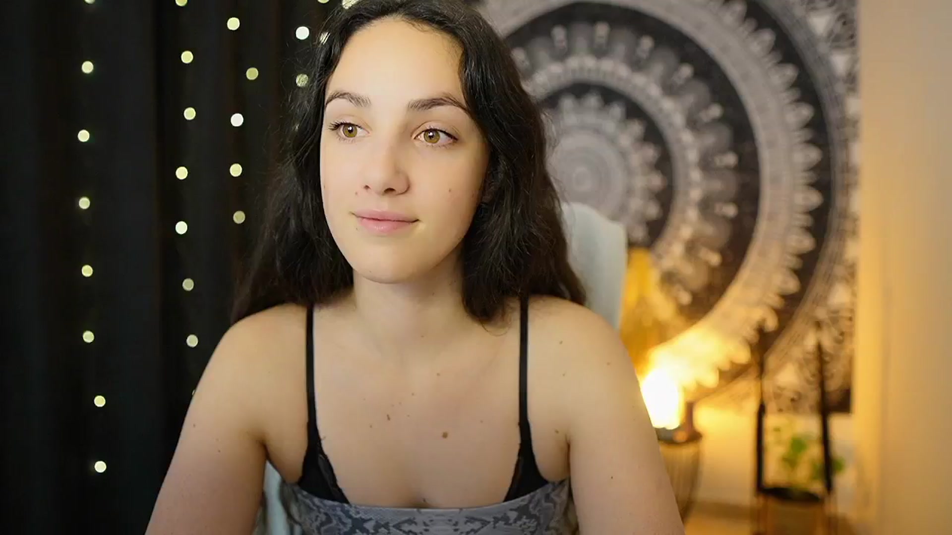 Gallery image thumbnail from Sophie_Rain18's myfreecams stream on, 05/02/2024, 12:14 image 14 of 20