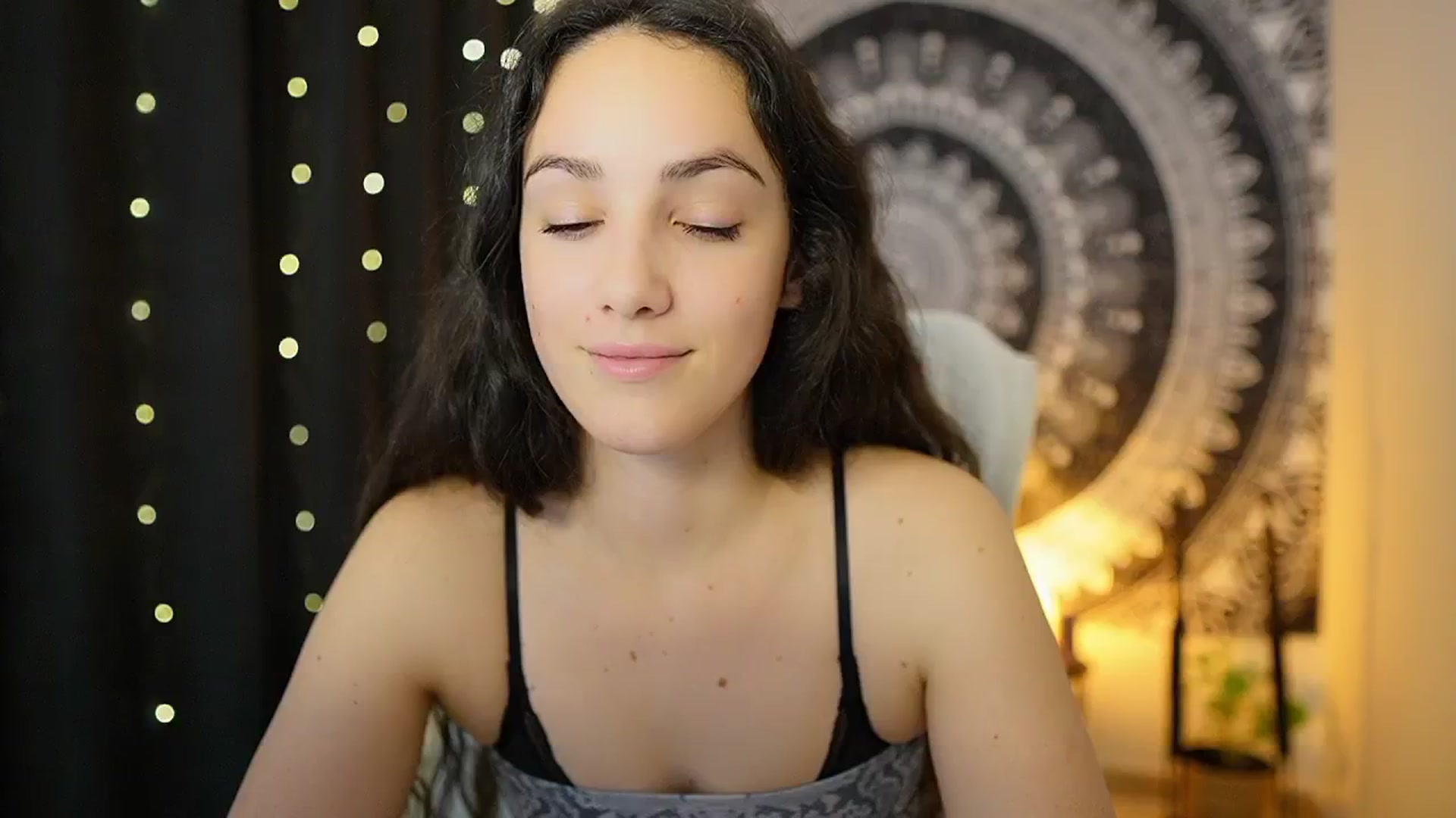 Gallery image thumbnail from Sophie_Rain18's myfreecams stream on, 05/02/2024, 12:14 image 12 of 20