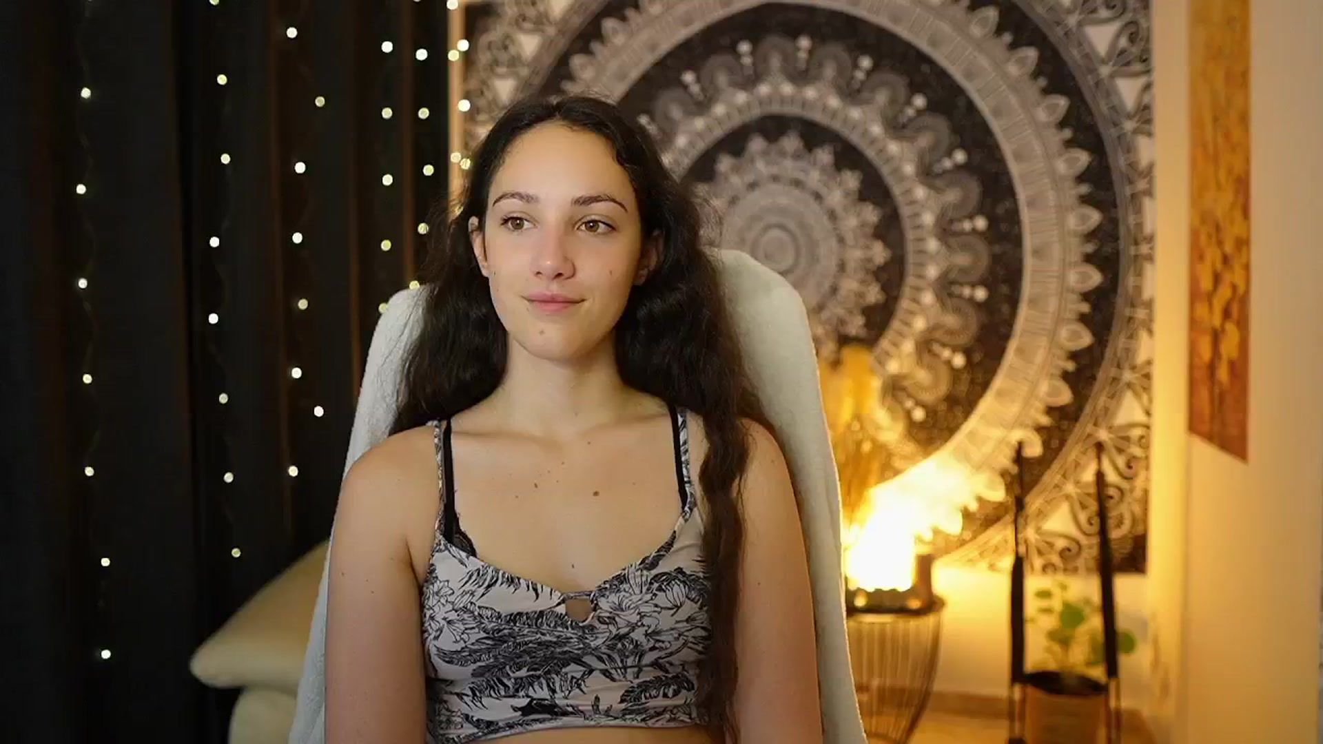 Gallery image thumbnail from Sophie_Rain18's myfreecams stream on, 05/07/2024, 09:17 image 13 of 20