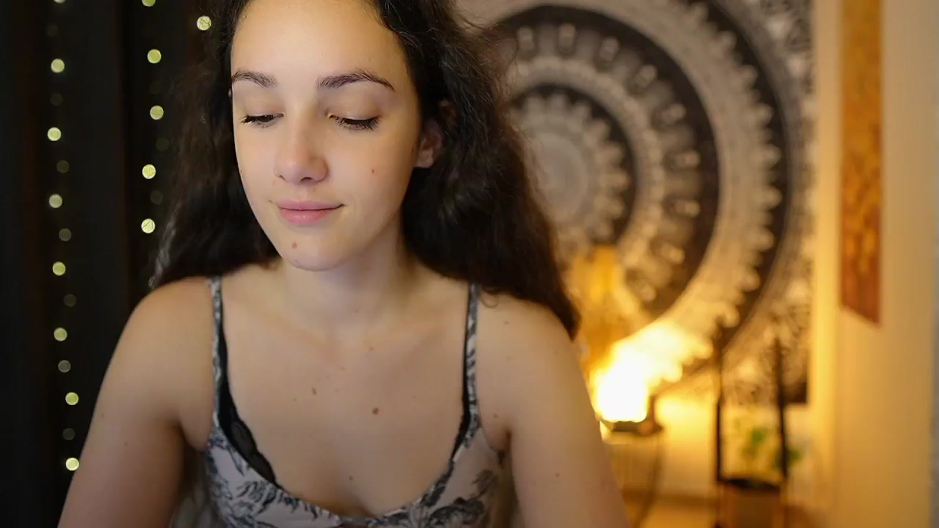 Gallery image thumbnail from Sophie_Rain18's myfreecams stream on, 05/07/2024, 09:55 image 1 of 20