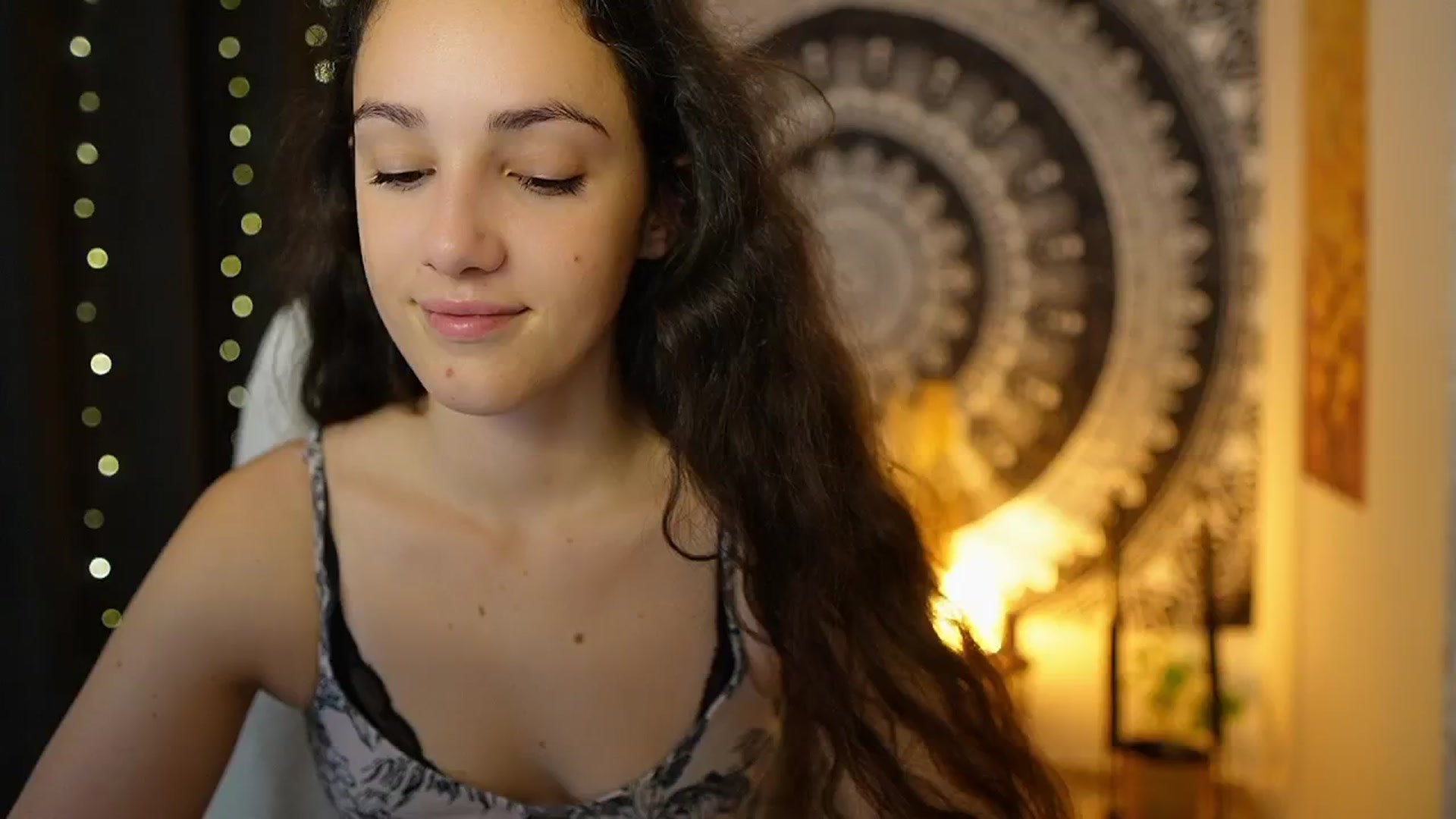 Gallery image thumbnail from Sophie_Rain18's myfreecams stream on, 05/07/2024, 09:55 image 8 of 20