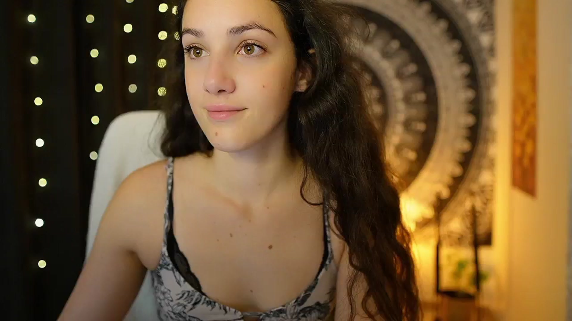 Gallery image thumbnail from Sophie_Rain18's myfreecams stream on, 05/07/2024, 09:55 image 3 of 20
