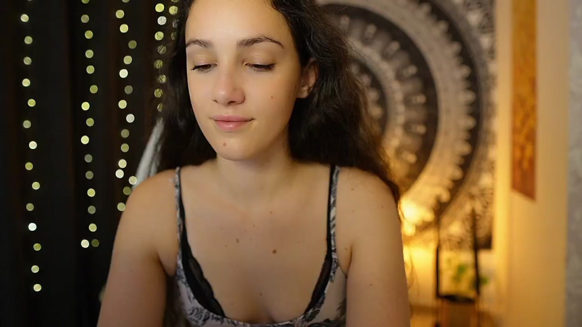 Gallery image thumbnail from Sophie_Rain18's myfreecams stream on, 05/07/2024, 11:56 image 6 of 20