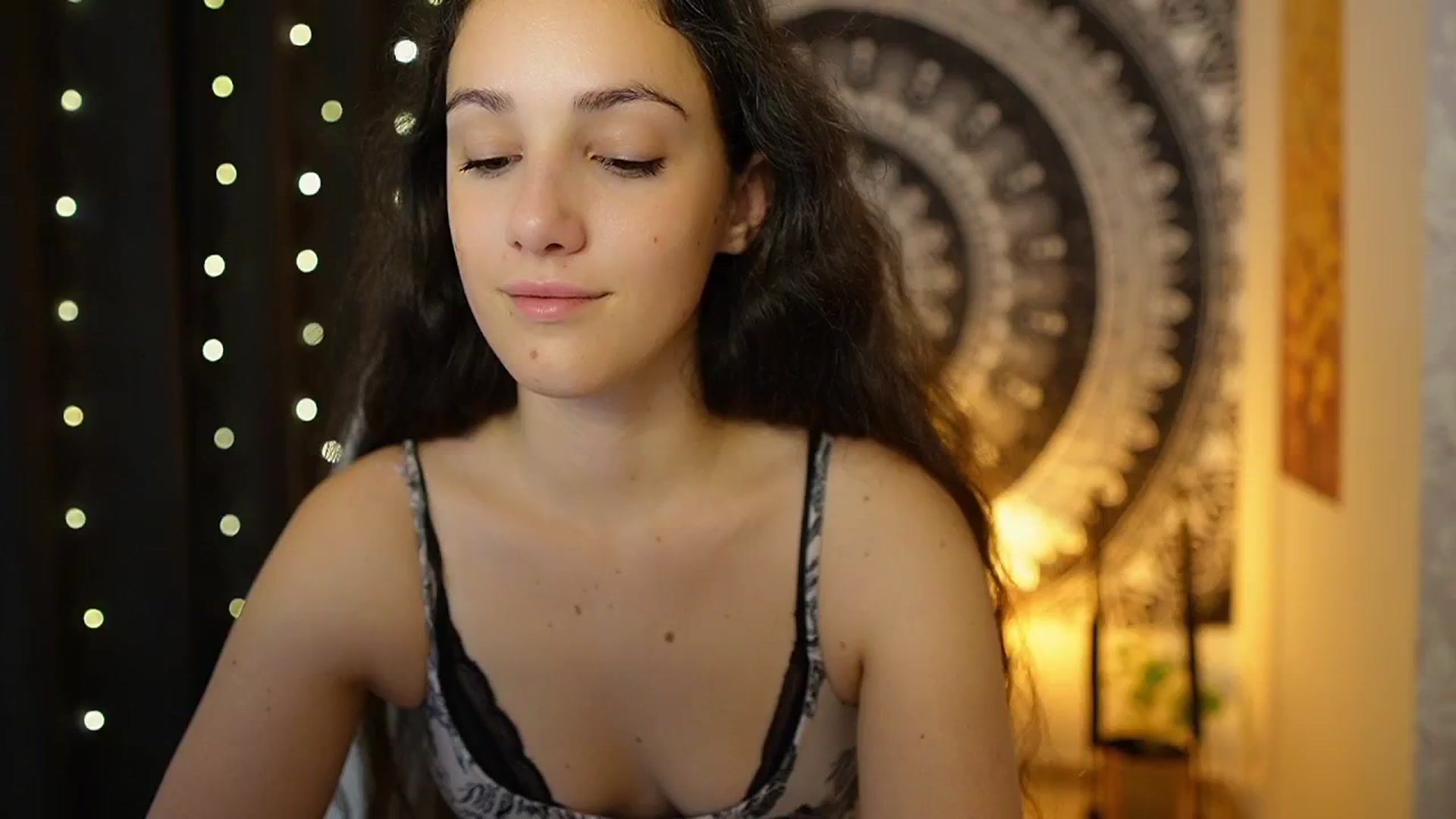 Gallery image thumbnail from Sophie_Rain18's myfreecams stream on, 05/07/2024, 11:56 image 10 of 20