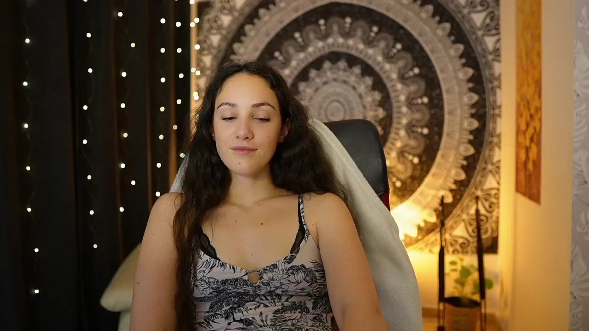 Gallery image thumbnail from Sophie_Rain18's myfreecams stream on, 05/07/2024, 11:56 image 17 of 20