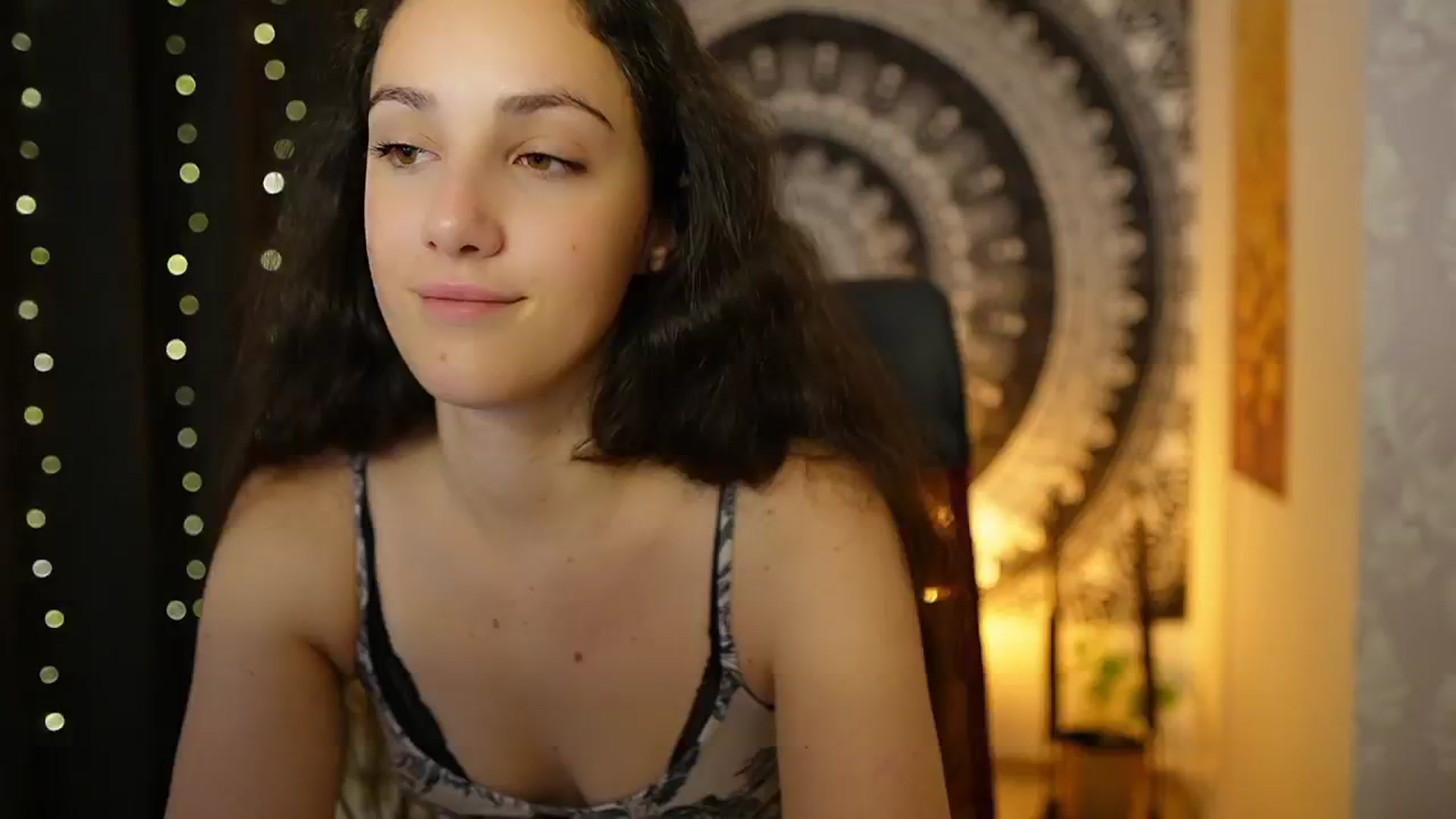 Gallery image thumbnail from Sophie_Rain18's myfreecams stream on, 05/07/2024, 12:27 image 20 of 20