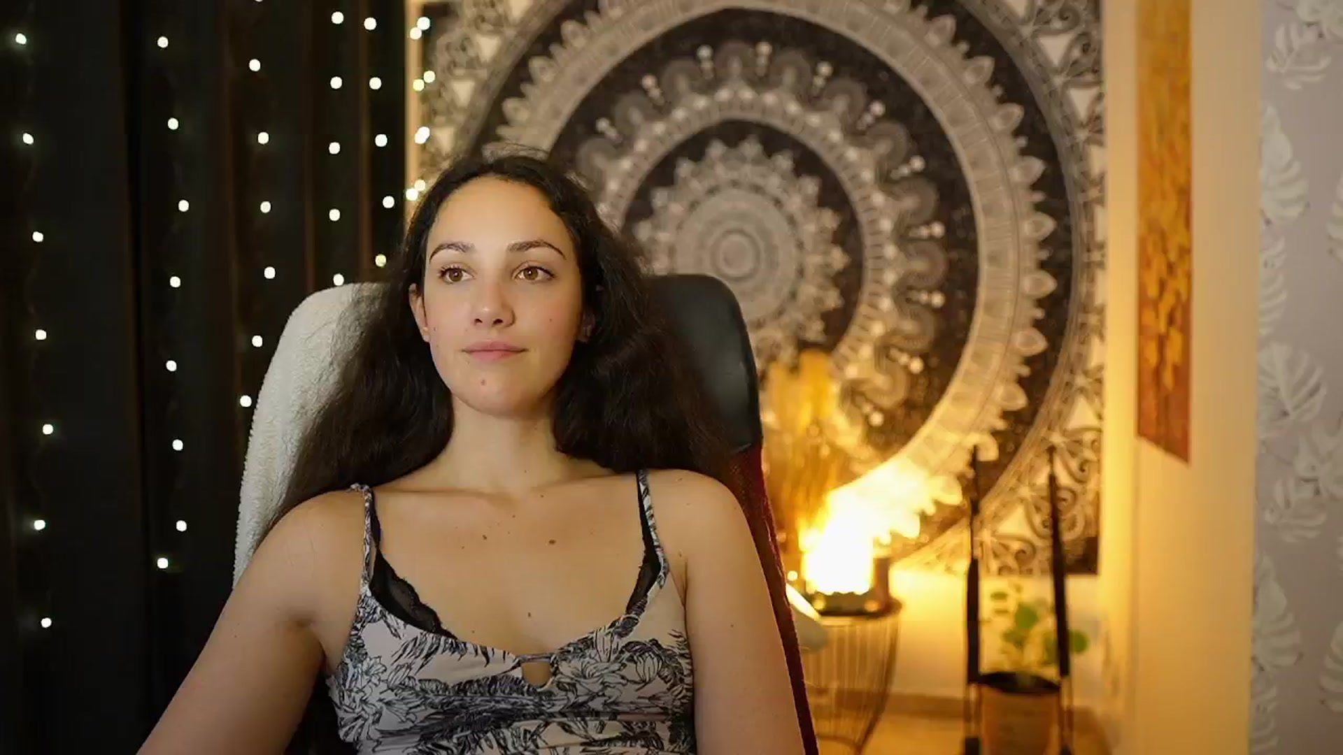 Gallery image thumbnail from Sophie_Rain18's myfreecams stream on, 05/07/2024, 12:27 image 8 of 20